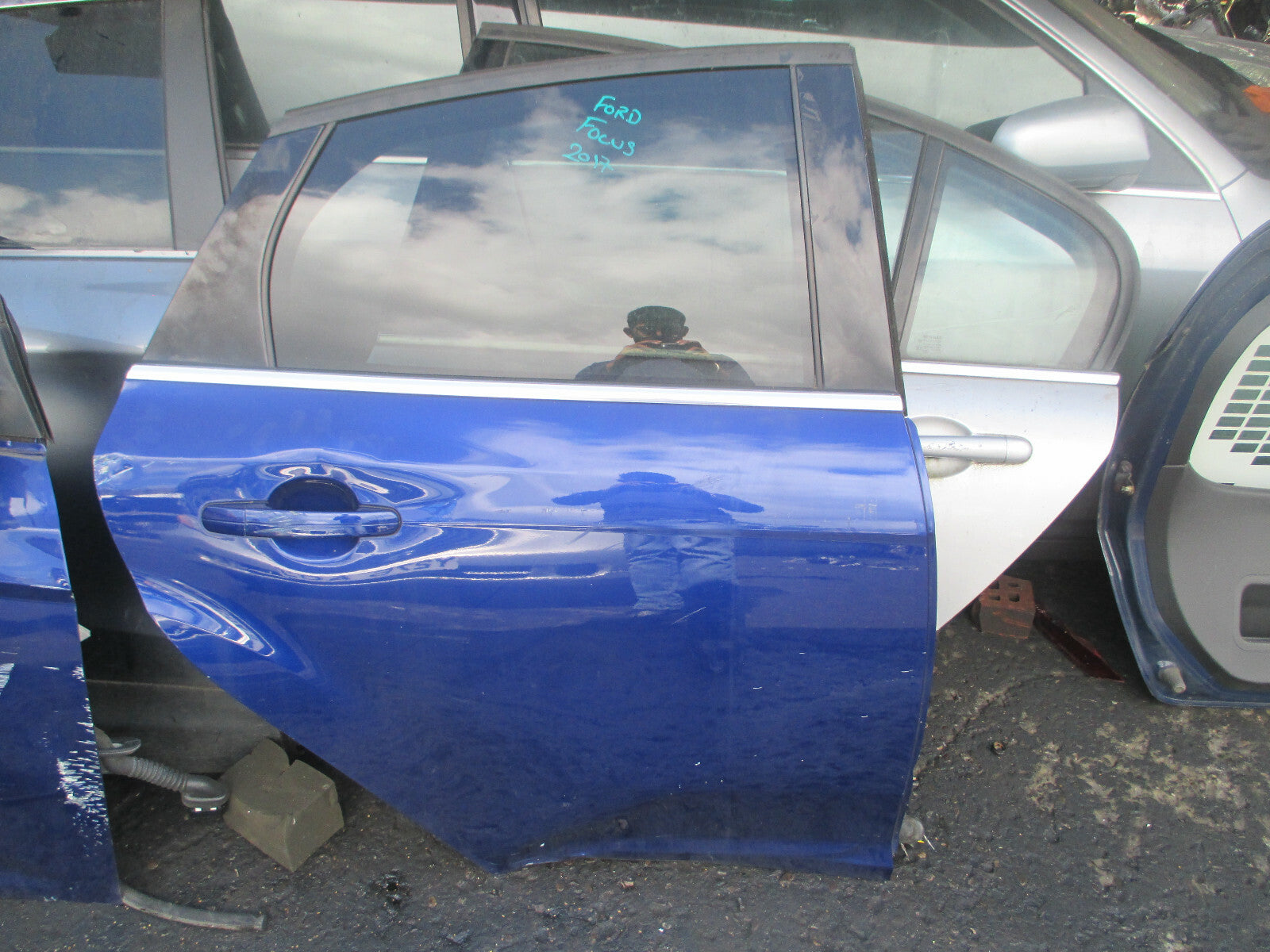 FORD FOCUS MK3 2017 OSR DRIVER SIDE REAR COMPLETE DOOR BLUE