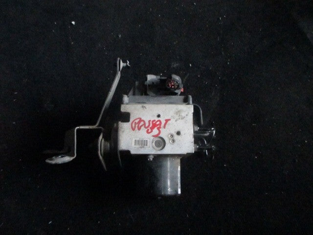 VW VOLKSWAGEN PASSAT B6 2005 ABS PUMP CONTROL MODULE UNIT 15747702