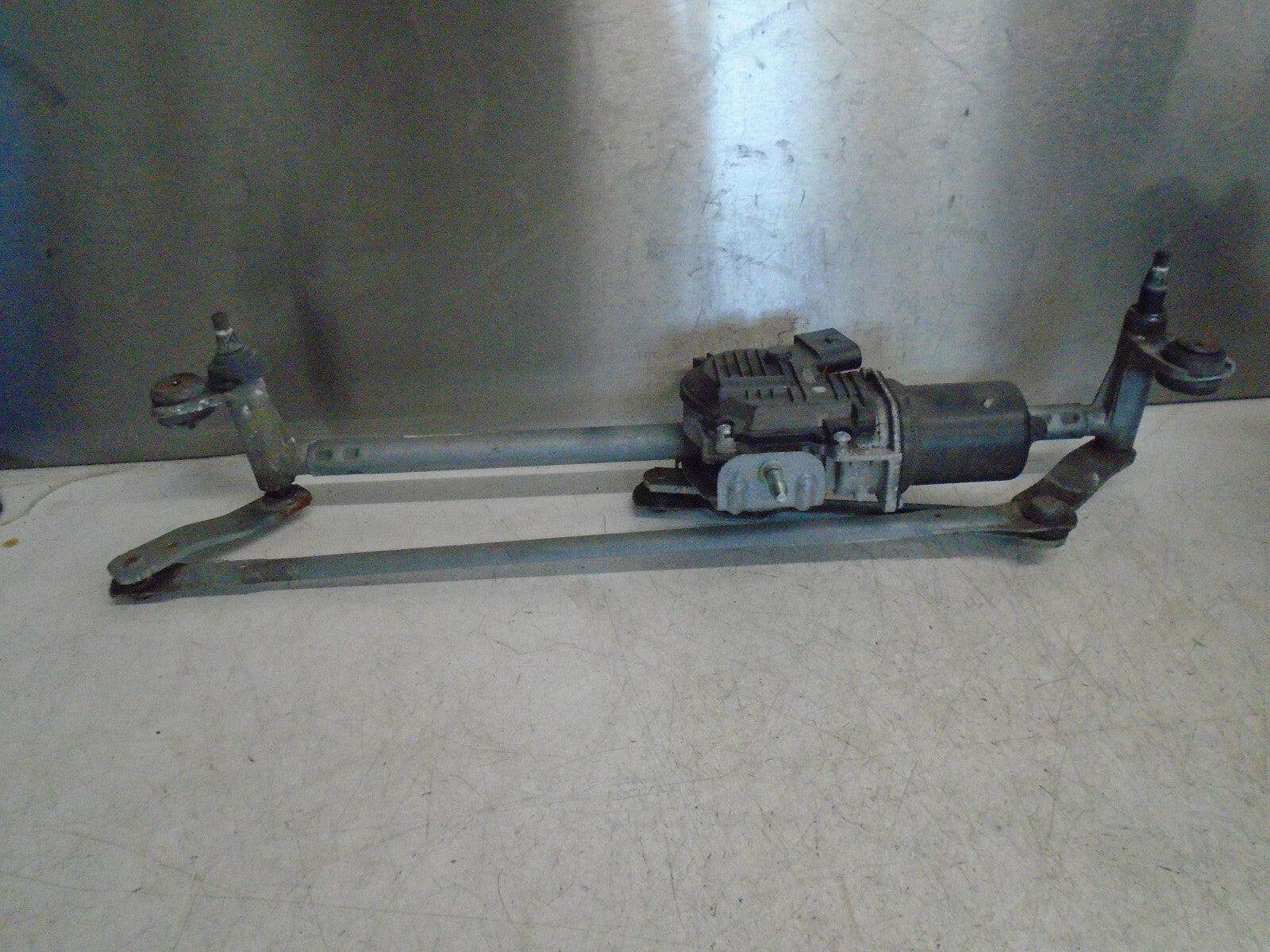 VW VOLKSWAGEN SCIROCCO 2015 FRONT WINDSCREEN WIPER MOTOR LINKAGE 1K8955023L