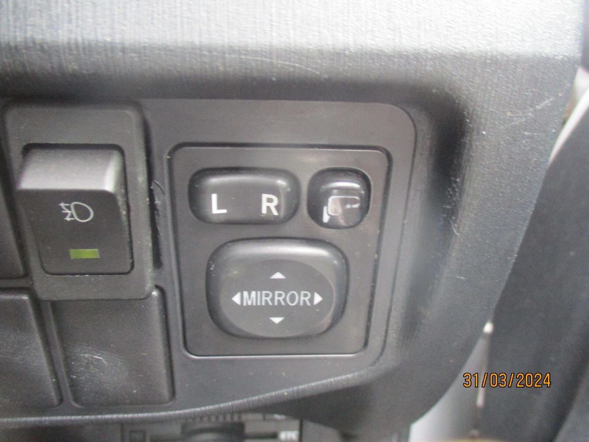 TOYOTA PRIUS MK3 2014 XW30 WING MIRROR CONTROL SWITCH POWERFOLD