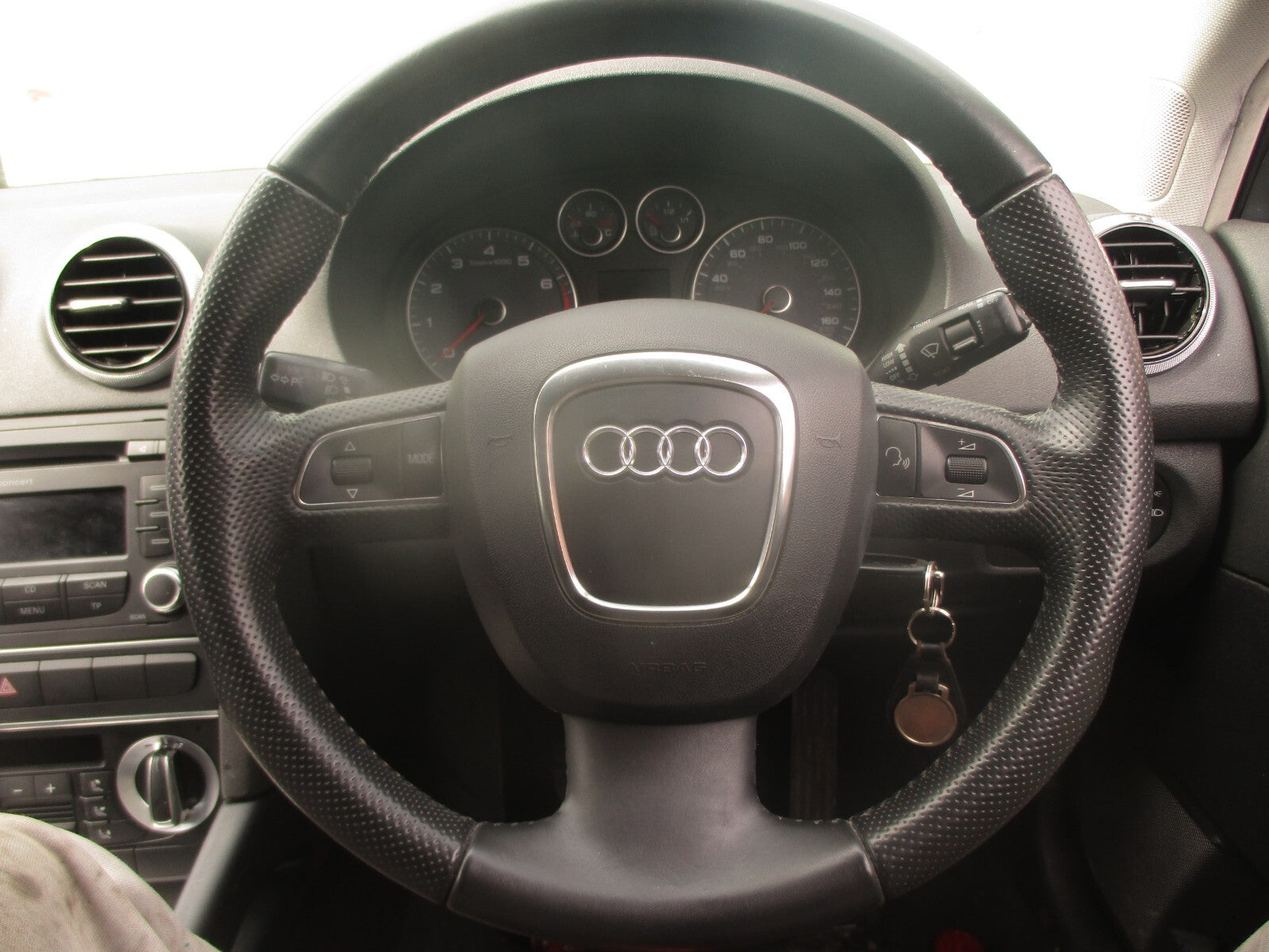 2012 AUDI A3 8P 5 DOOR FACELIFT FRONT 3 SPOKE MULTIFUNCTION STEERING WHEEL