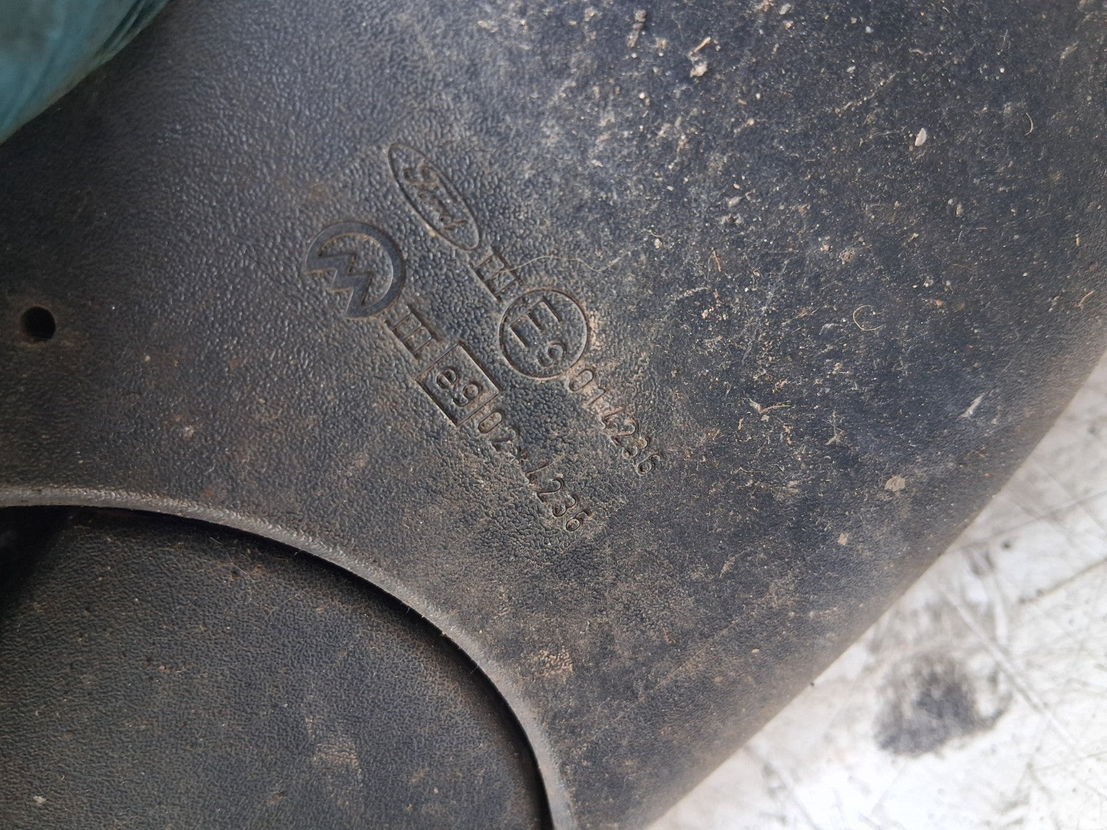 2005 FORD MONDEO MK3 OSF DRIVER SIDE FRONT RIGHT WING MIRROR E9014236