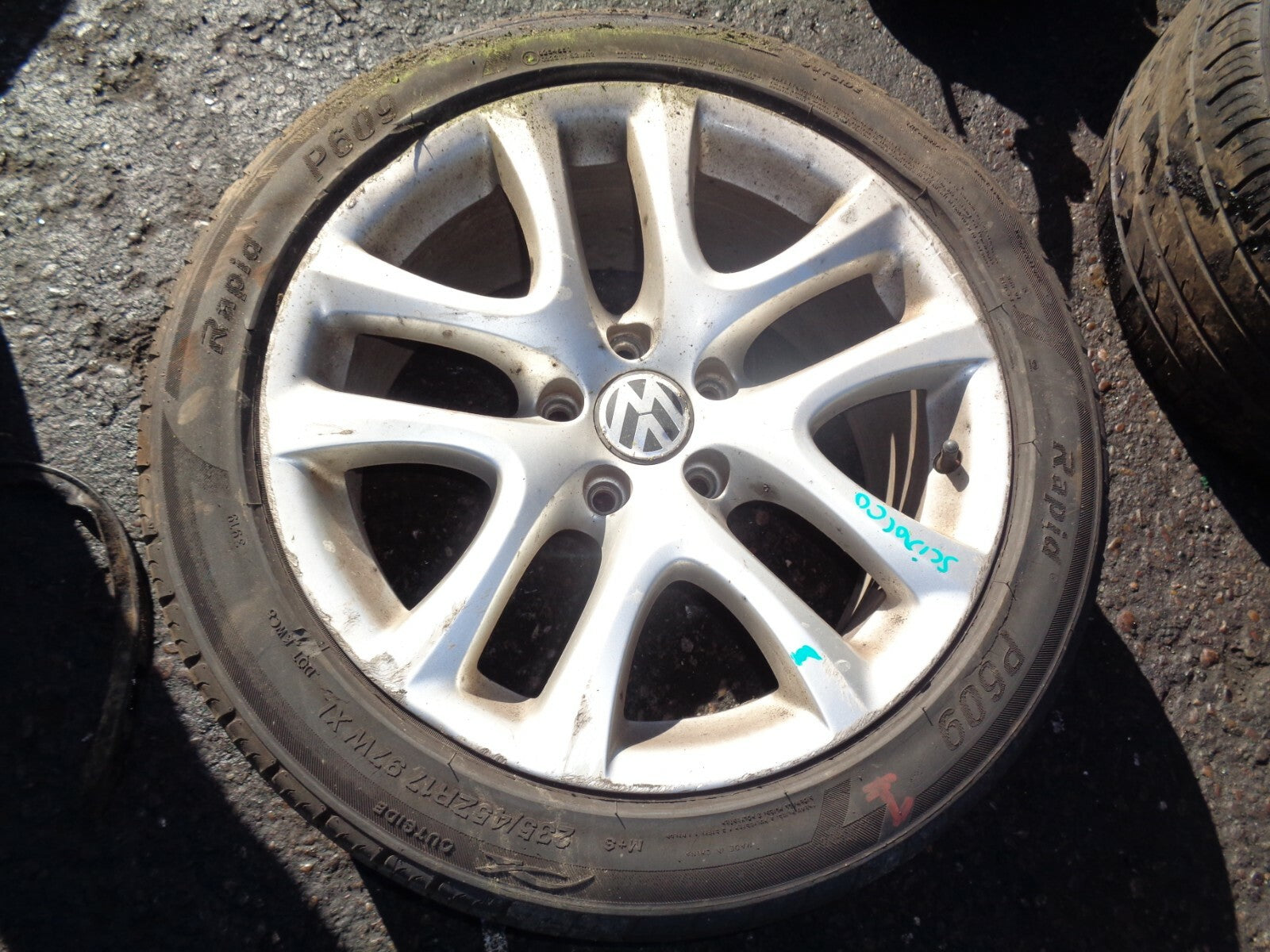 VW VOLKSWAGEN SCIROCCO 2011 17 INCH ALLOY WHEEL WITH TYRE 235/45R17