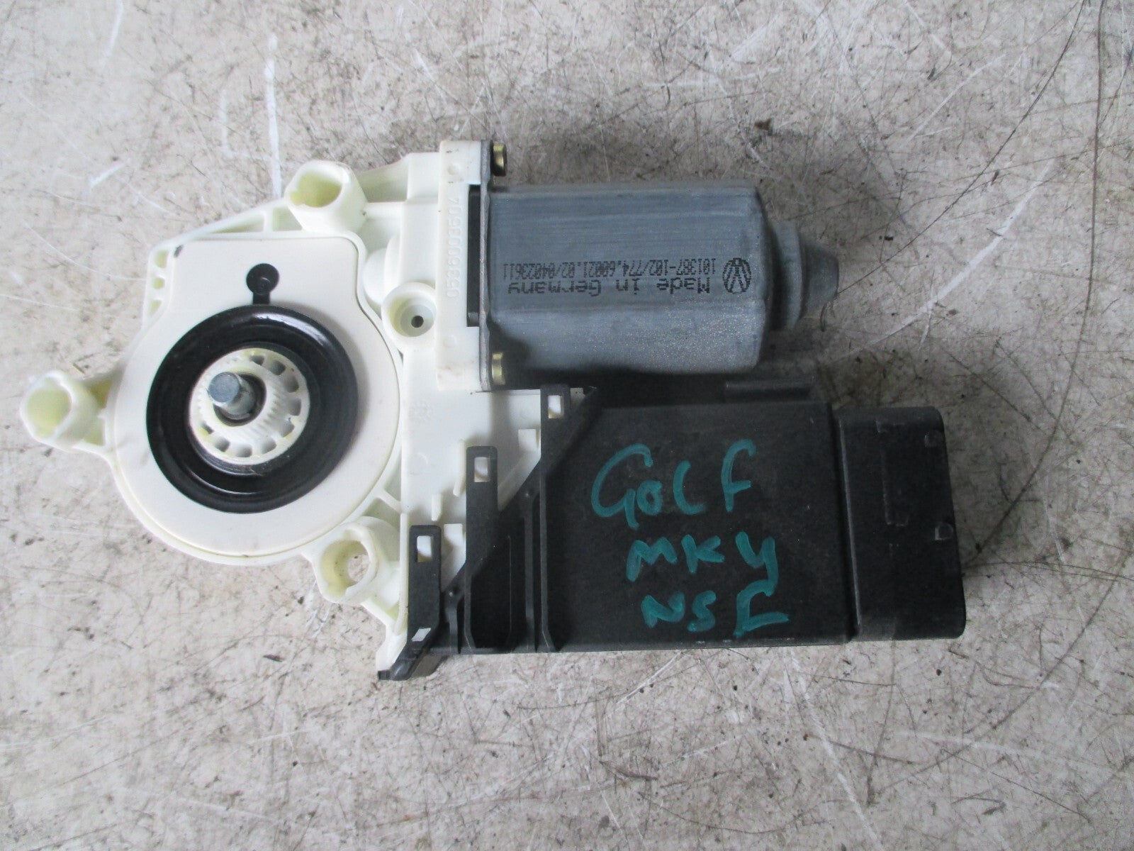 VW VOLKSWAGEN GOLF OSR DRIVER SIDE REAR WINDOW MOTOR REGULATOR 1C0959801