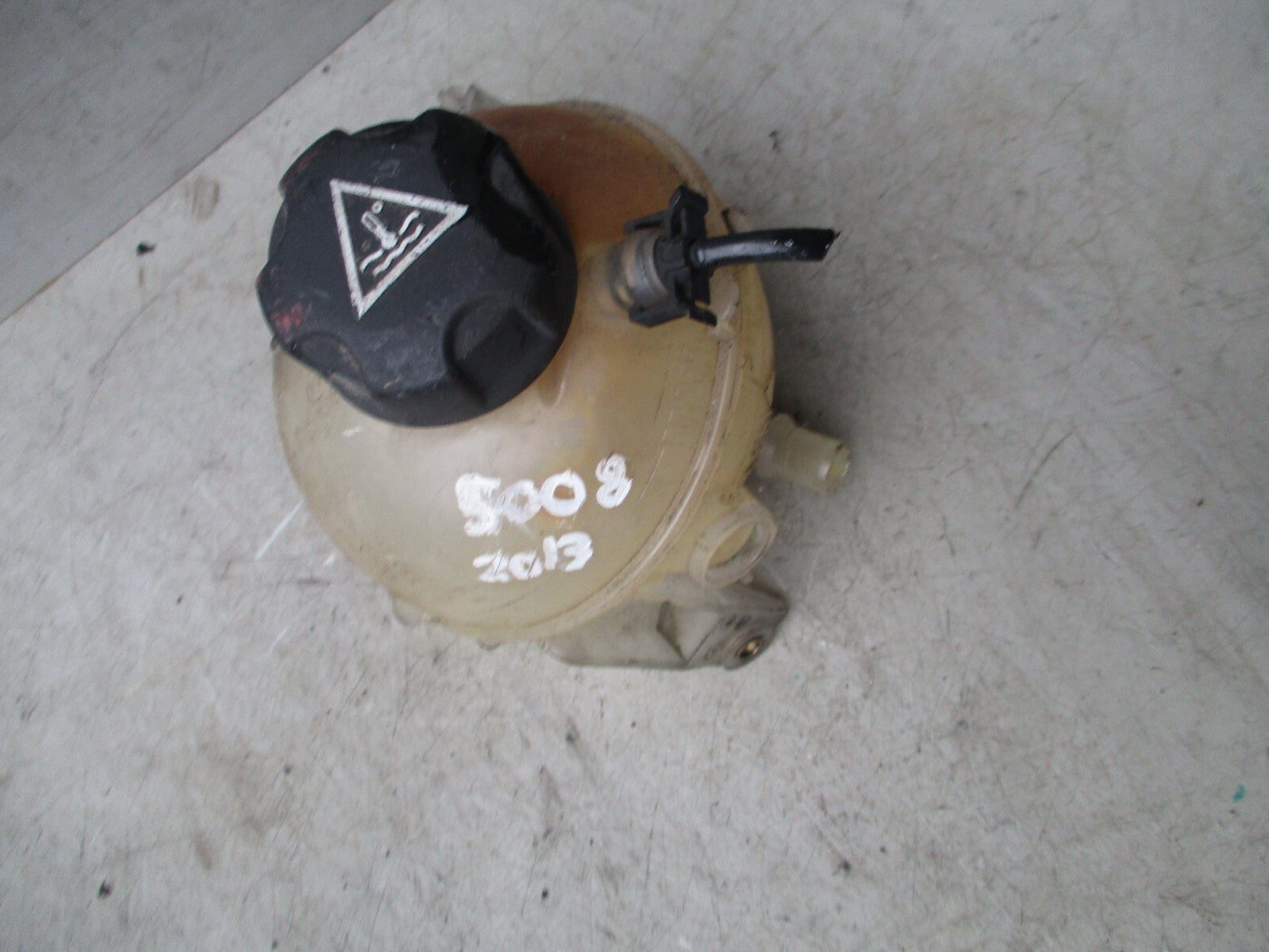 2013 PEUGEOT 5008 MK1 COOLANT WATER EXPANSION TANK OVERFLOW