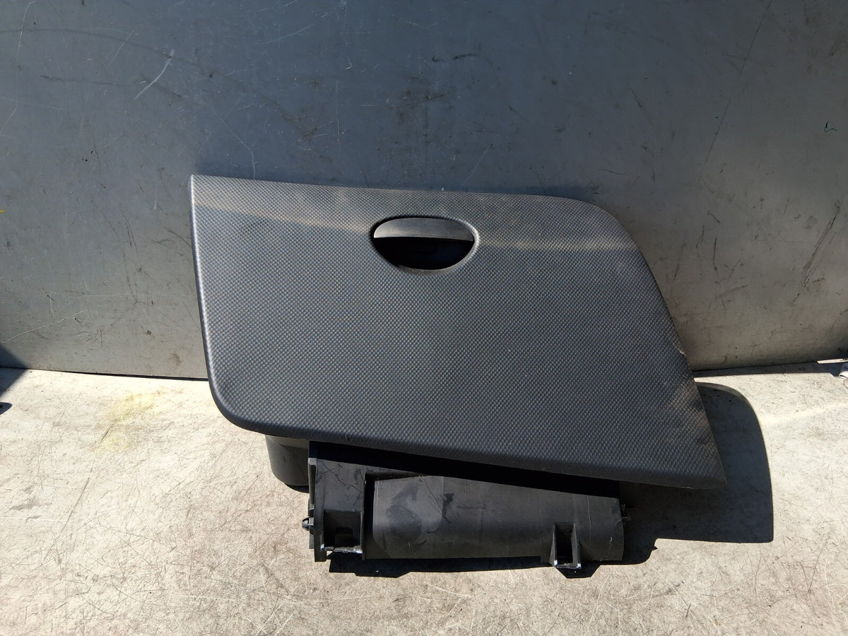 2009 SEAT LEON MK2 NS PASSENGER SIDE STORAGE COMPARTMENT GLOVEBOX