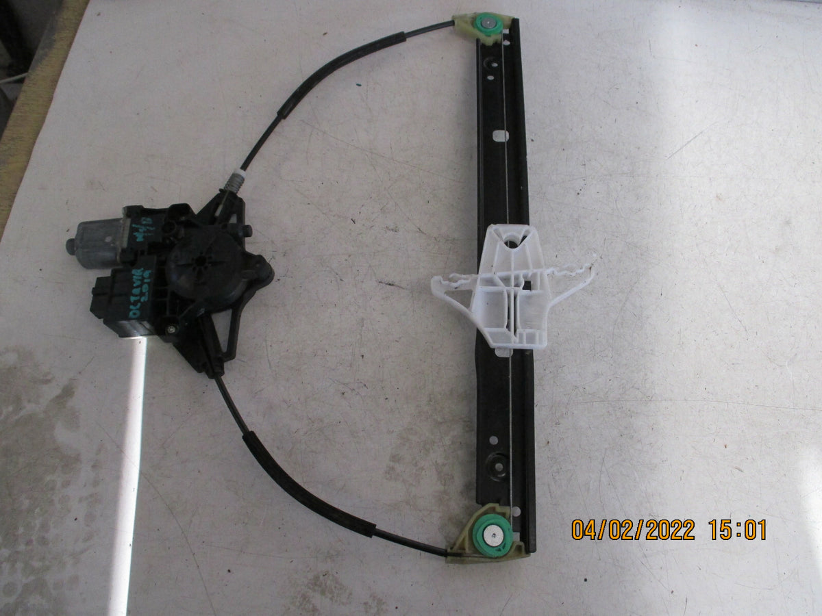 SKODA OCTAVIA 2019 NSR PASSENGER SIDE REAR WINDOW REGULATOR MOTOR 5E0839461 BENT