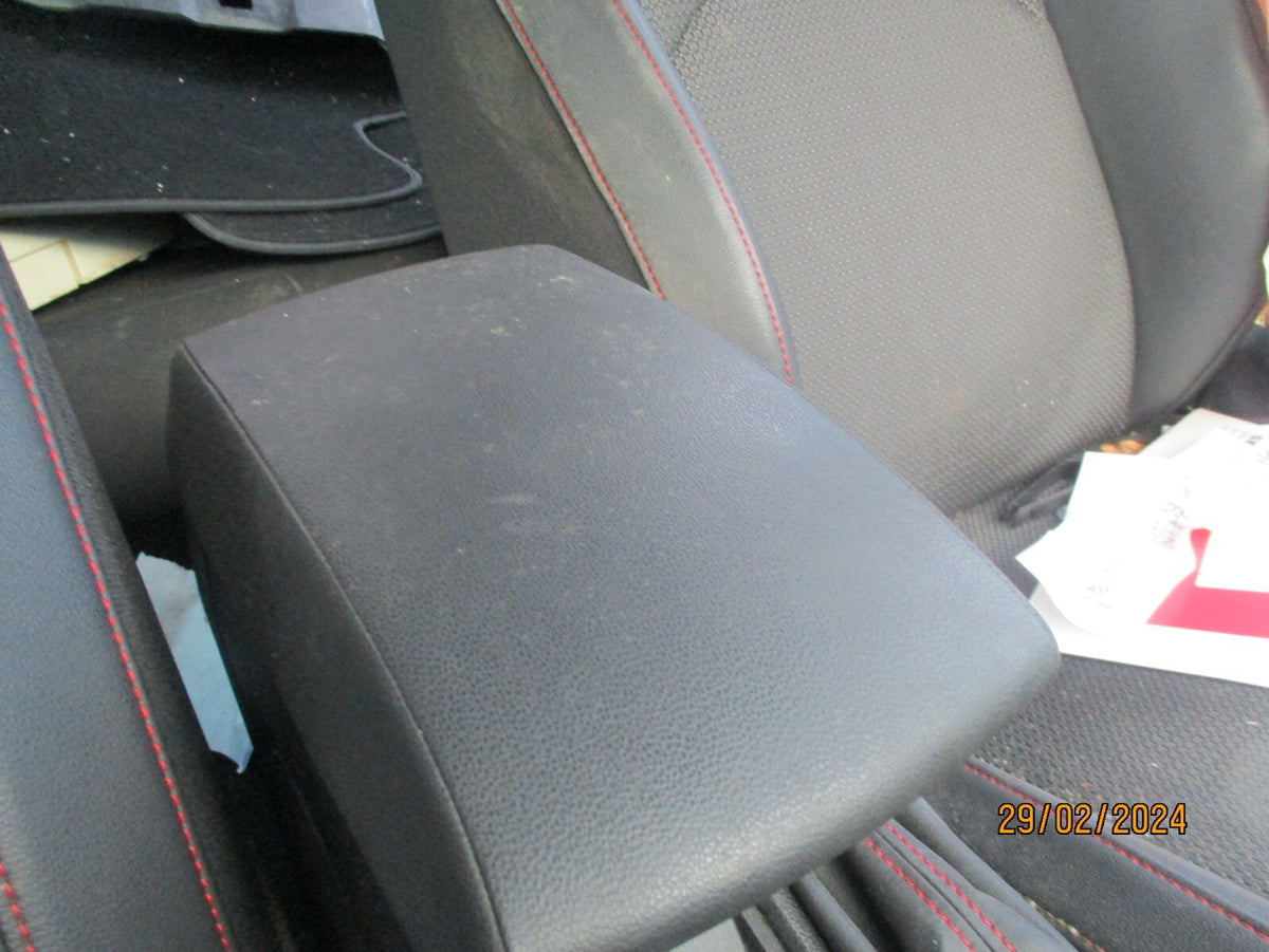 SEAT LEON MK3 2017 CENTRE MIDDLE LEATHER ARMREST ONLY