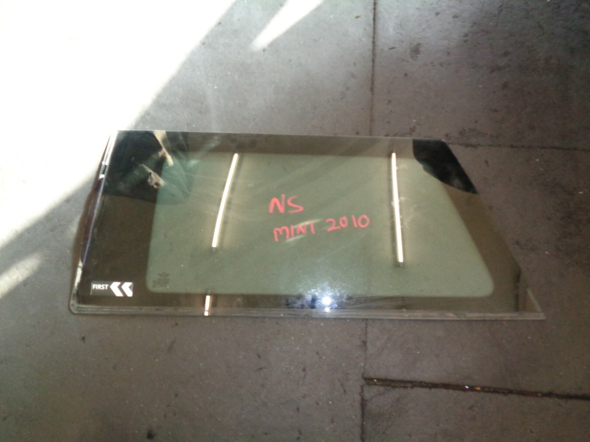 MINI COOPER ONE MK2 R56 2010 NS PASSENGER SIDE REAR QUARTER GLASS