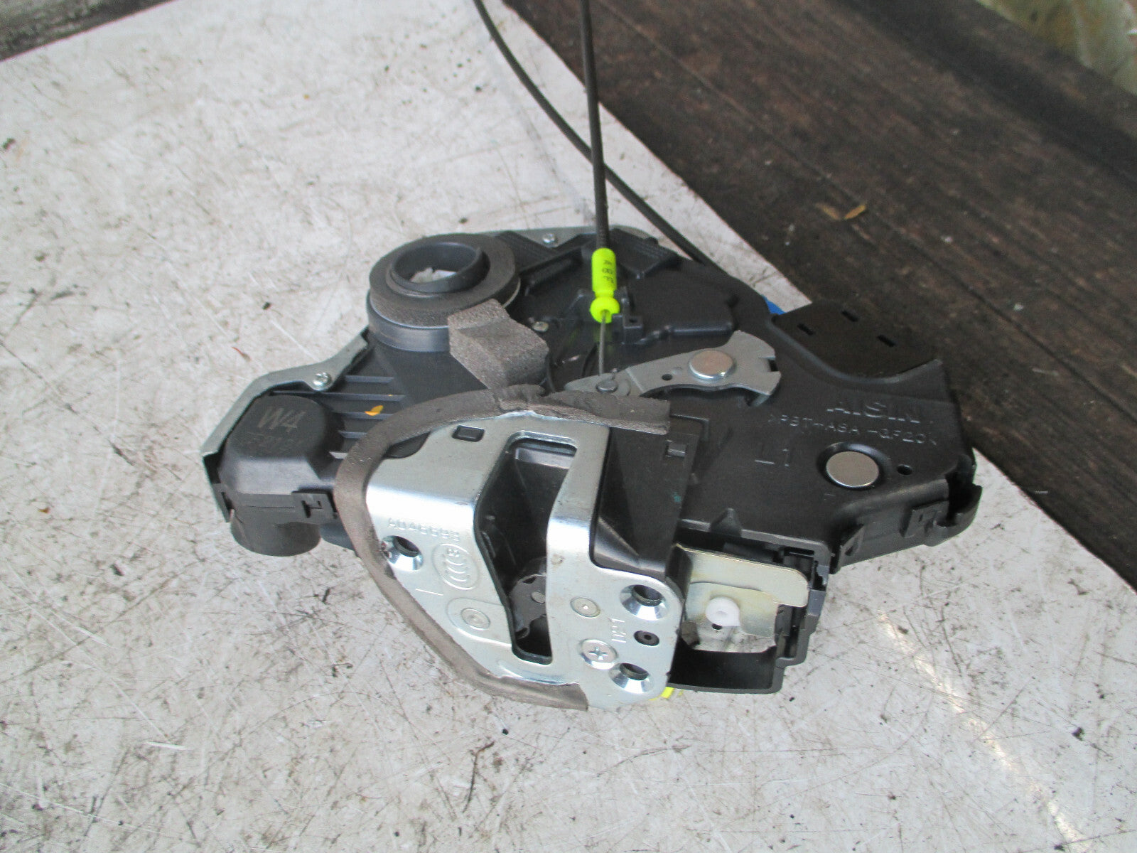 TOYOTA AURIS MK2 E180 2018 NSF PASSENGER SIDE FRONT DOOR LOCK MECH MECHANISM
