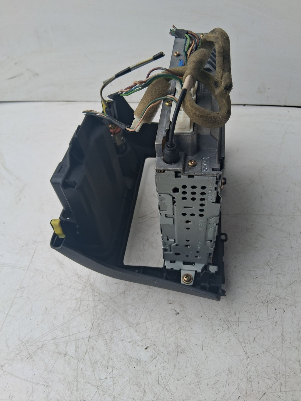 YARIS 2004 D PLAYER STEREO HEAD UNIT & SURROUND TRIM 861200D140