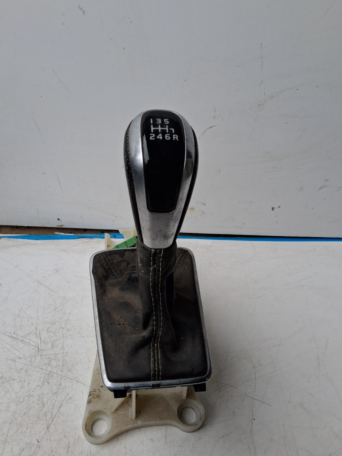 VOLVO V40 2015 6 SPEED MANUAL GEARSTICK GEARSHIFTER