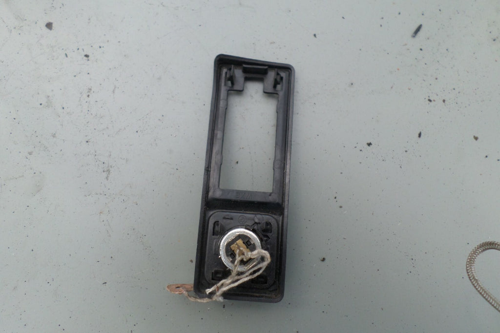 BMW 1 SERIES E87 CHARGING PORT COVER COURTESY LIGHT 6949439