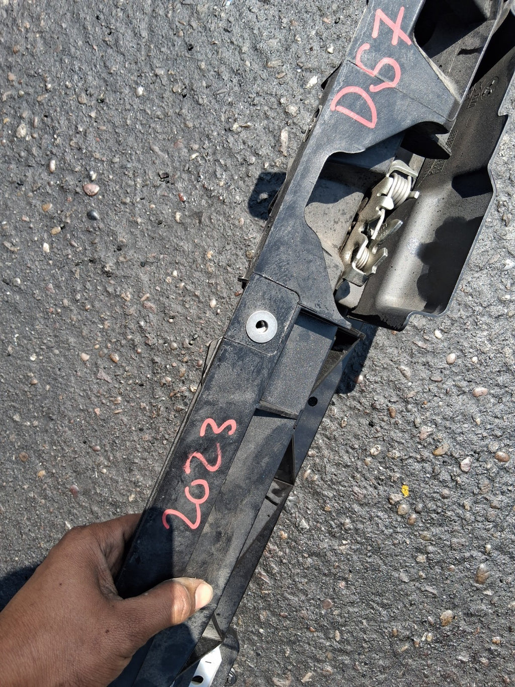 2024 DS AUTOMOBILES DS 7 1.5 D FRONT UPPER SLAM PANEL BONNET LATCH 9824055880