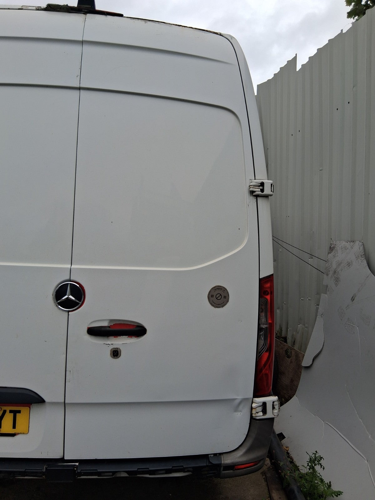2018 MERCEDES BENZ SPRINTER W907 OSR DRIVER SIDE COMPLETE REAR RIGHT DOOR WHITE