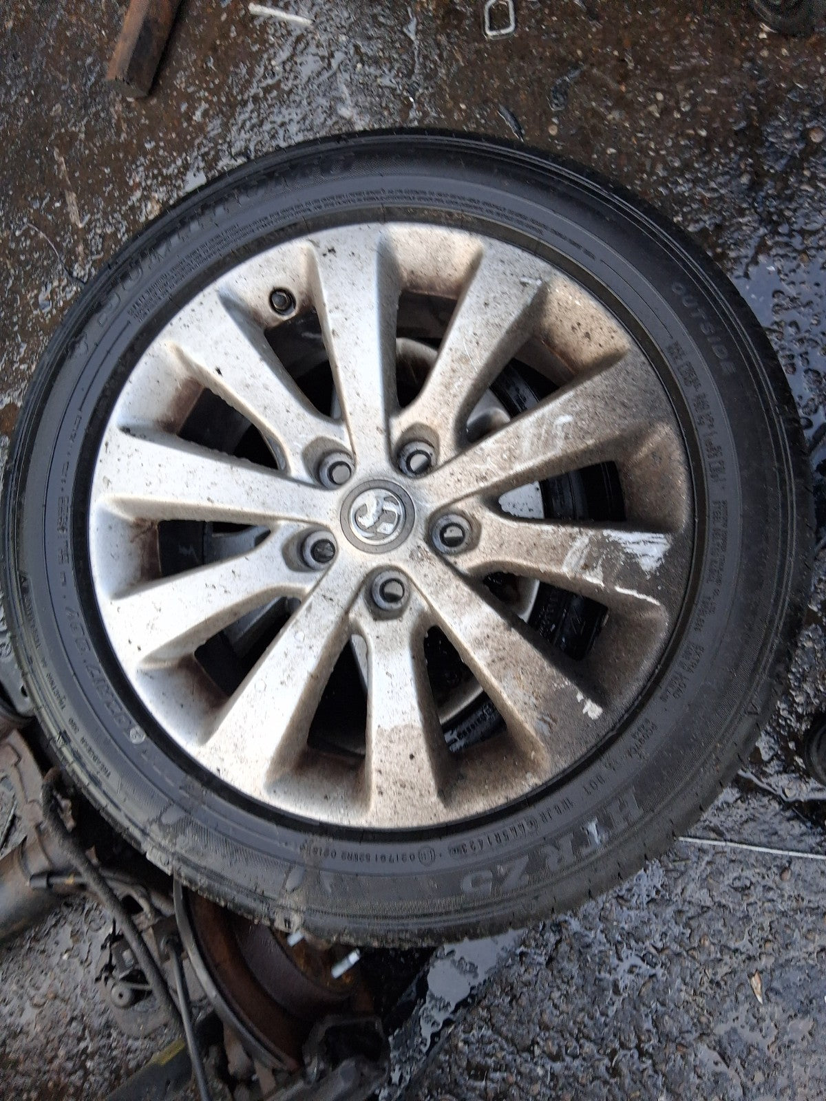 2017 VAUXHALL ZAFIRA C TOURER 17 INCH ALLOY WHEEL WITH TYRE 225/50R17