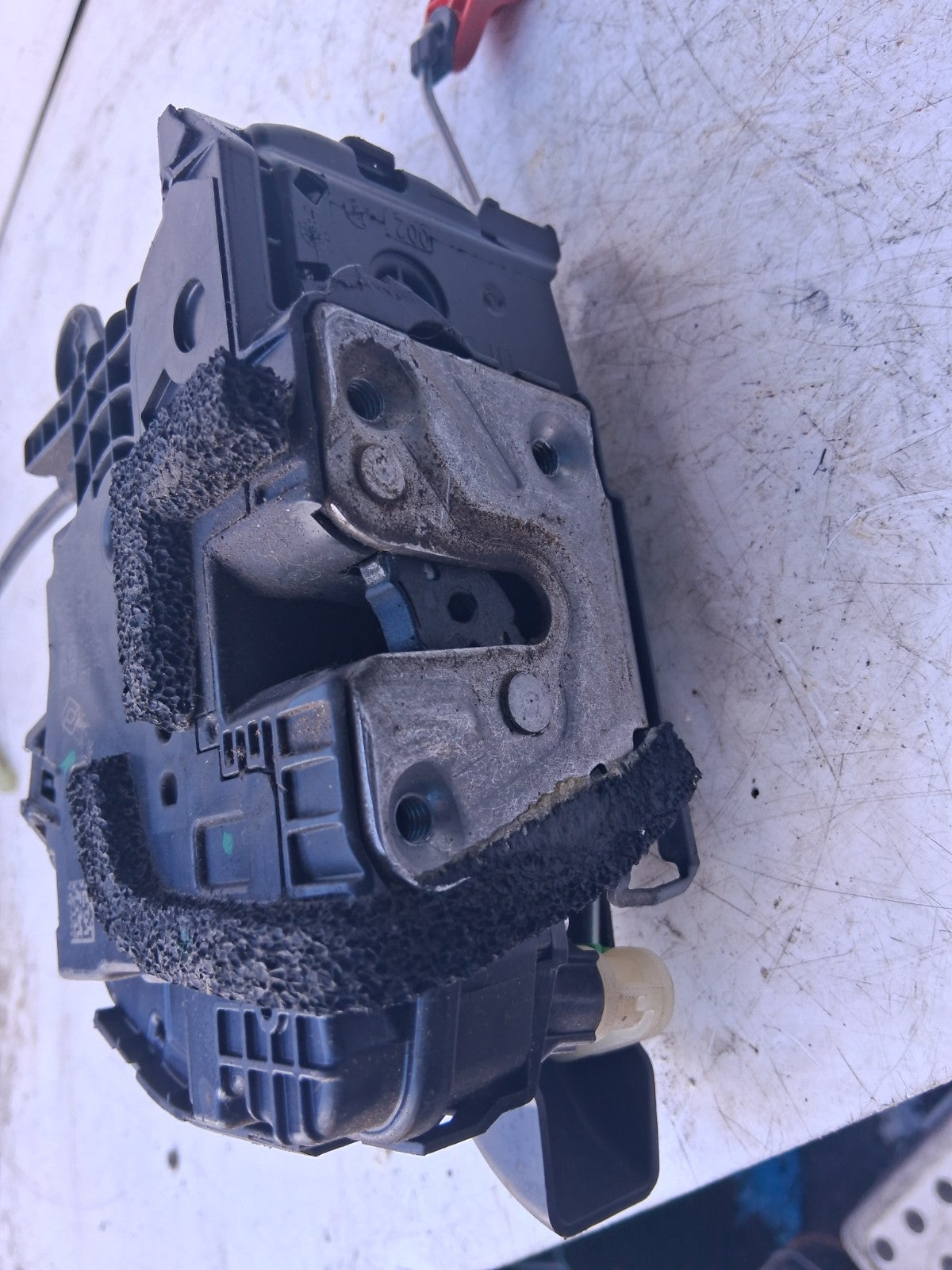 2015 RENAULT TRAFIC B X82 MK2 NSF PASSENGER SIDE DOOR LOCK MECHANISM 805037547R
