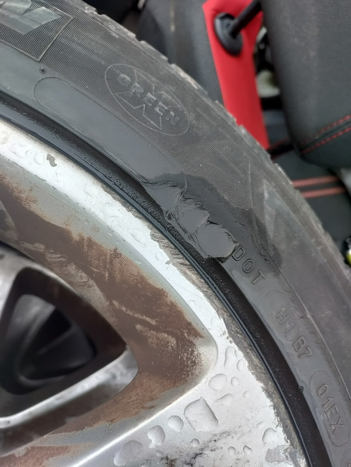 2009 JAGUAR XF X250 18 INCH ALLOY WHEEL WITH TYRE 245/45R18 REF 1