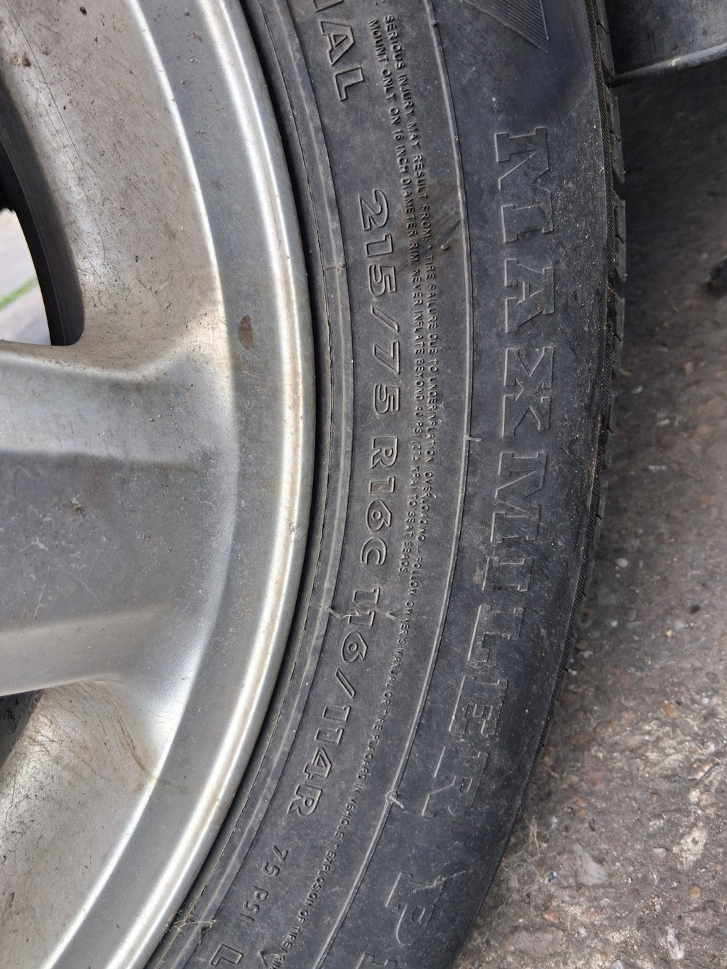 2020 SAIC LDV V80 16 INCH ALLOY WHEEL WITH TYRE 215/75R16