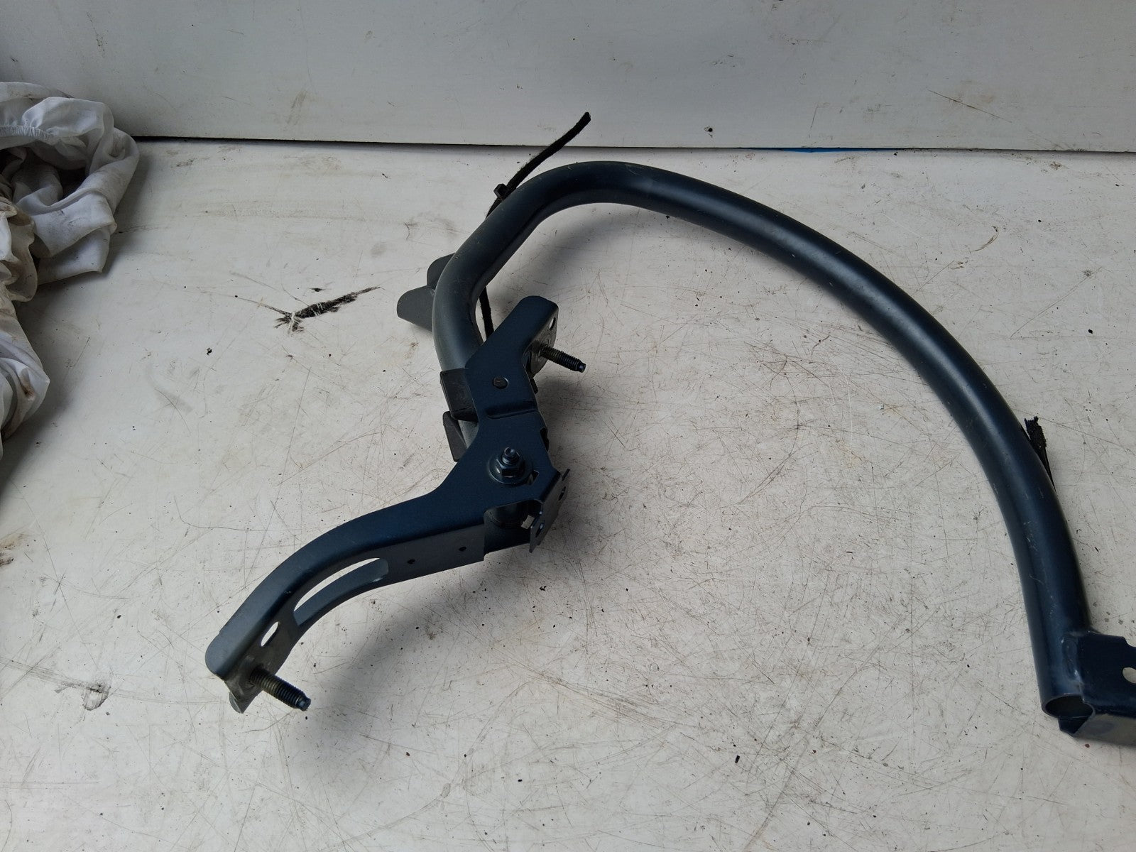 2021 MERCEDES A CLASS V177 SALOON NSR PASSENGER SIDE REAR LEFT BOOTLID HINGE
