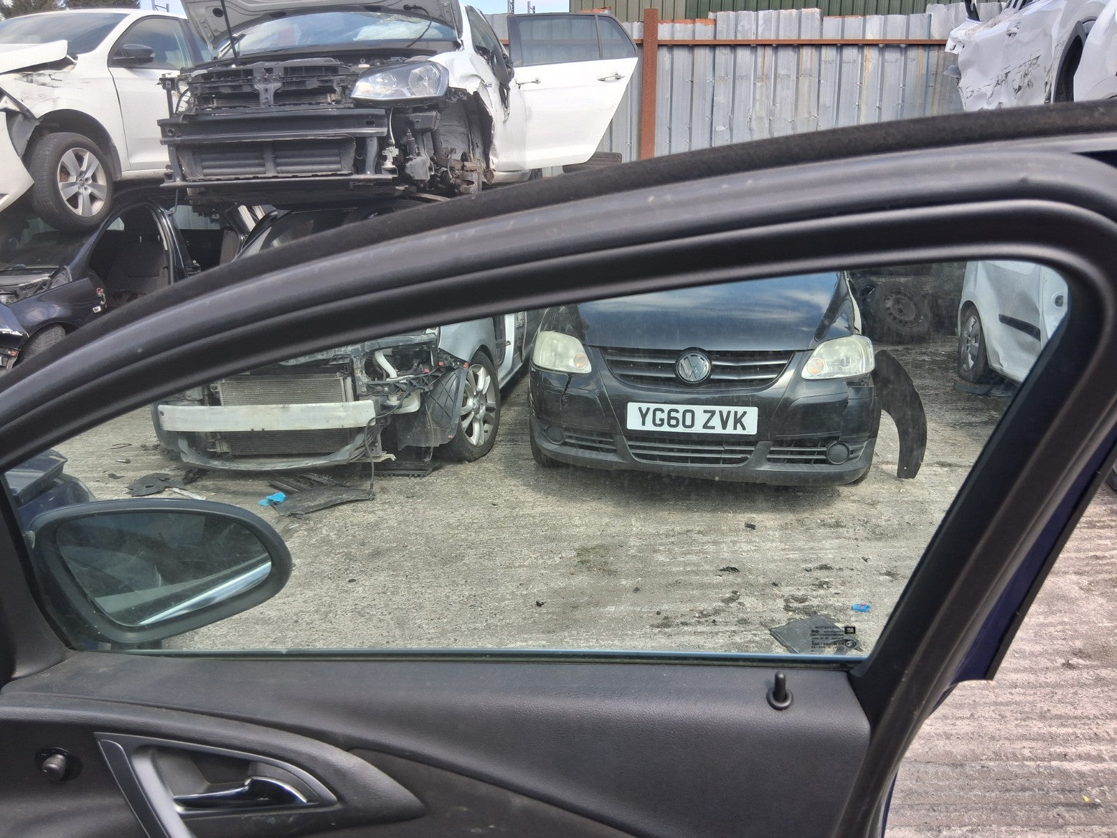2013 VAUXHALL ASTRA J ESTATE OSF DRIVER SIDE FRONT RIGHT WINDOW GLASS