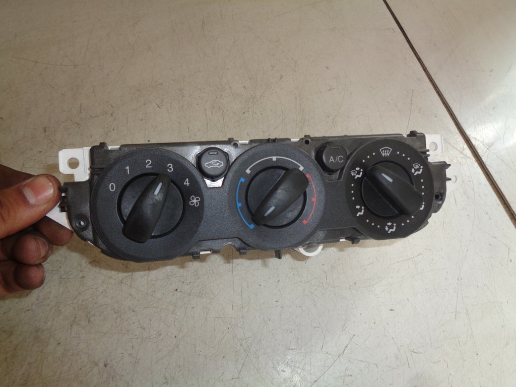 FORD FOCUS MK2 PREFACELIFT 2007 HEATER CLIMATE CONTROL SWITCH PANEL 7M5T19980AA