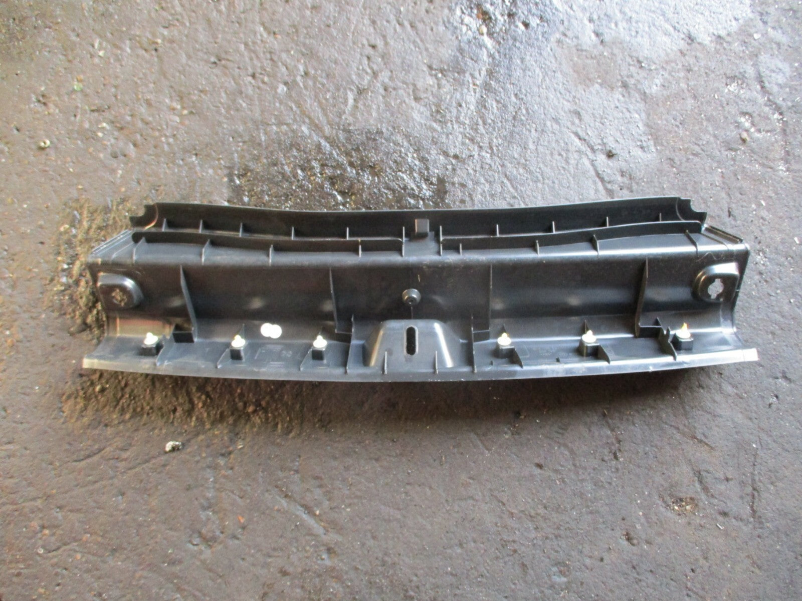 MERCEDES GLA X156 2014 TAILGATE LOADING LOCK PLASTIC TRIM BLACK A1566900041