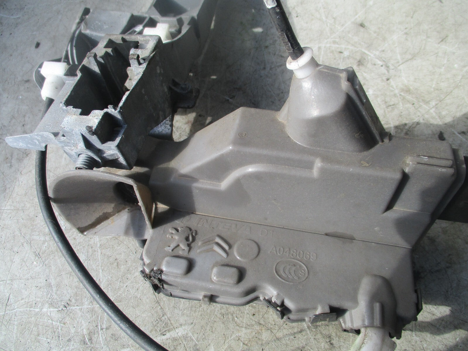 2013 PEUGEOT 5008 OSF FRONT DRIVER SIDE DOOR LOCK MECHANISM 006234