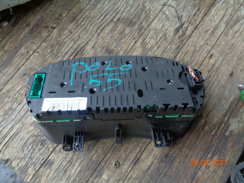 VW VOLKSWAGEN POLO 2005 1.2 PETROL SPEEDO CLOCKS INSTRUMENT CLUSTER 6Q0920903E