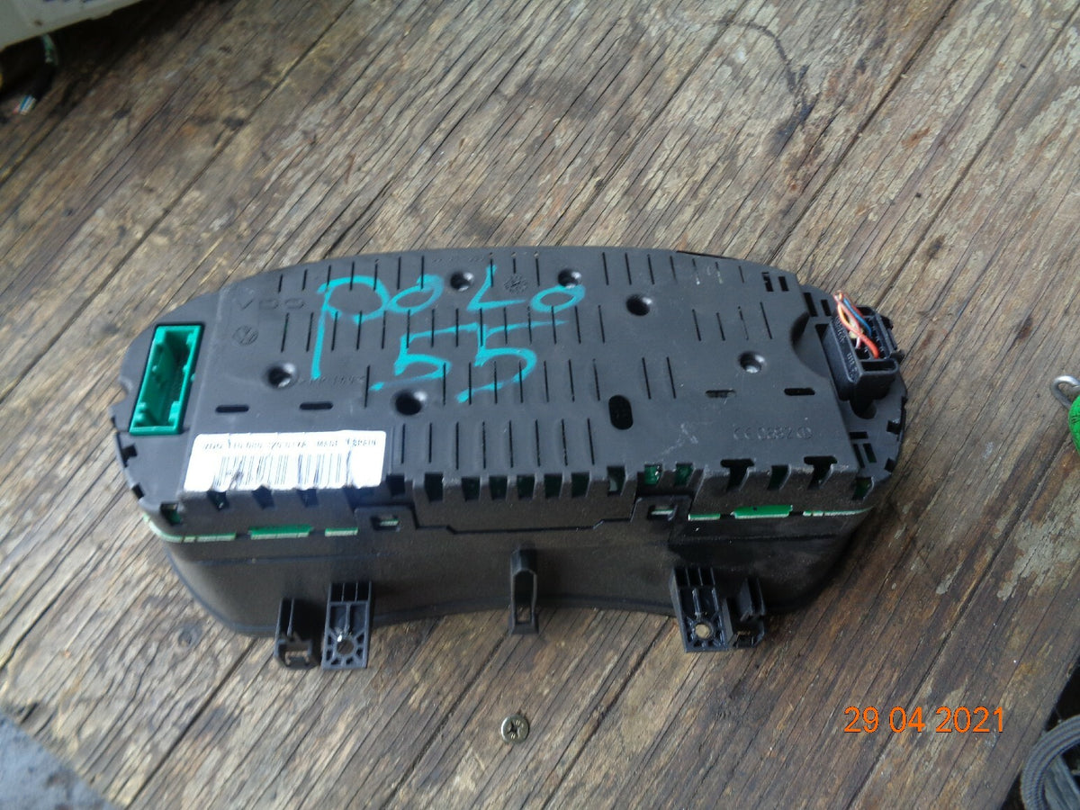 VW VOLKSWAGEN POLO 2005 1.2 PETROL SPEEDO CLOCKS INSTRUMENT CLUSTER 6Q0920903E