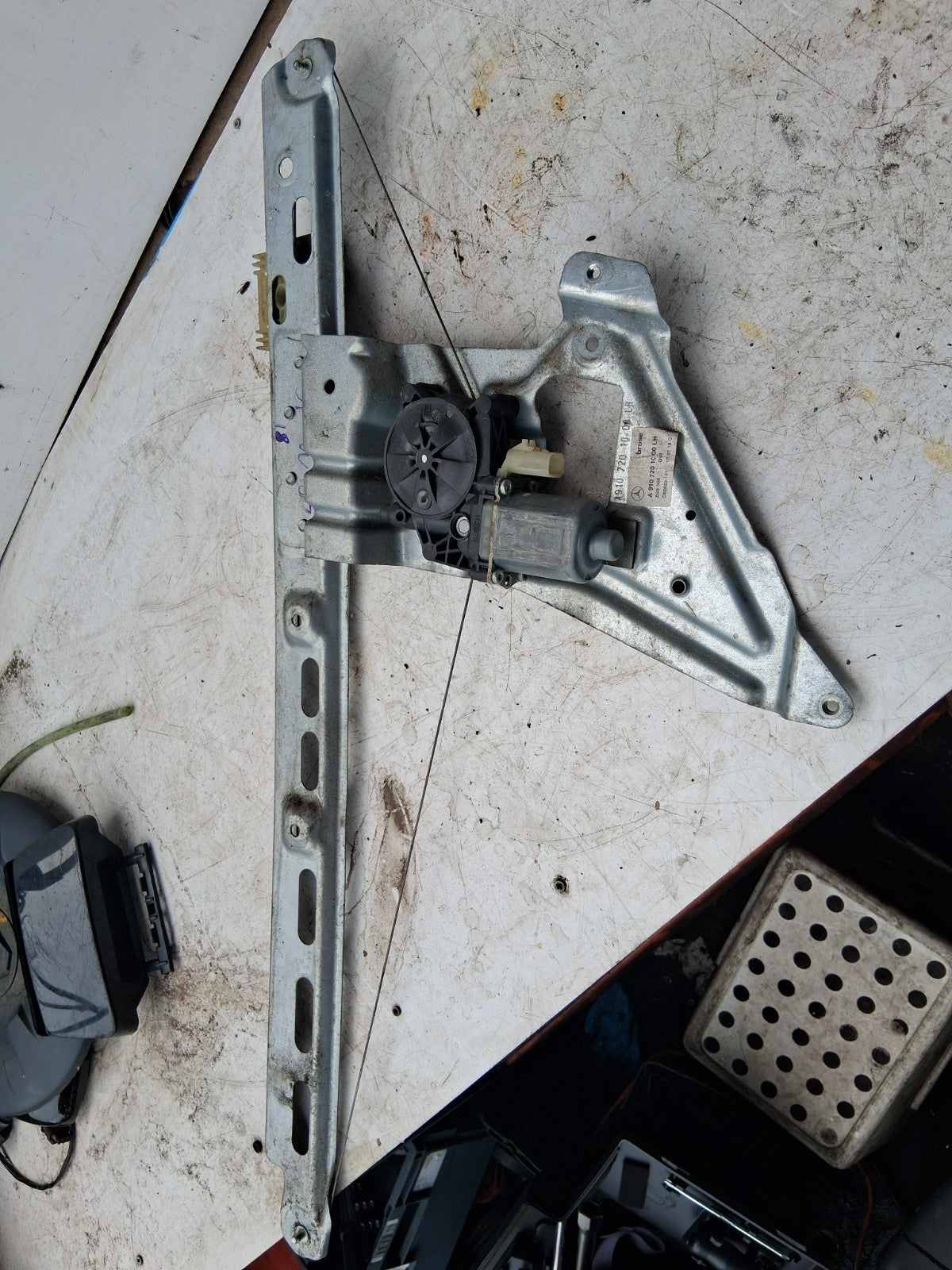 2019 MERCEDES SPRINTER W907 NS PASSENGER SIDE WINDOW MOTOR REGULATOR A9107201000