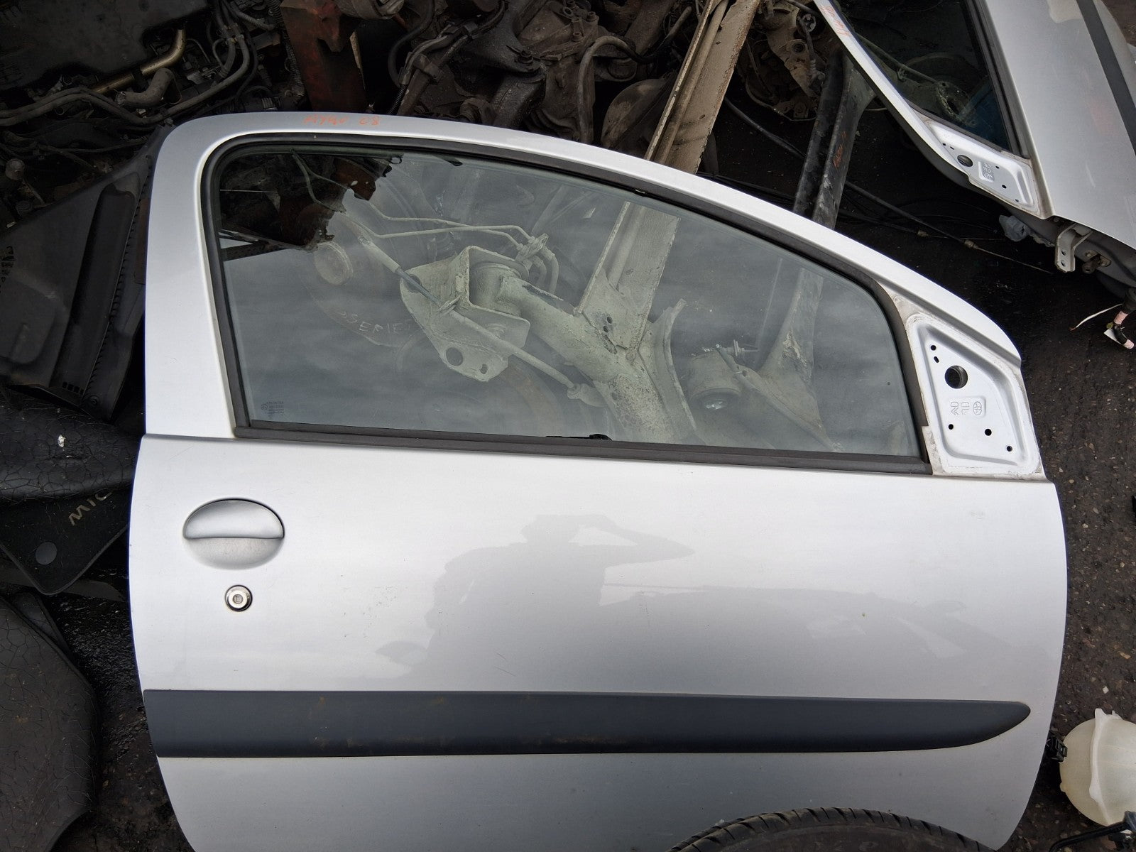 2008 TOYOTA AYGO MK1 3 DOOR OSF DRIVER SIDE FRONT RIGHT COMPLETE DOOR SILVER