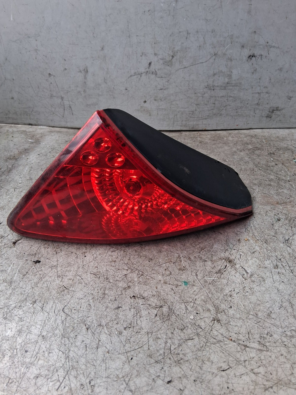 2012 PEUGEOT 3008 NSR PASSENGER SIDE REAR TAIL GATE LIGHT 26039012