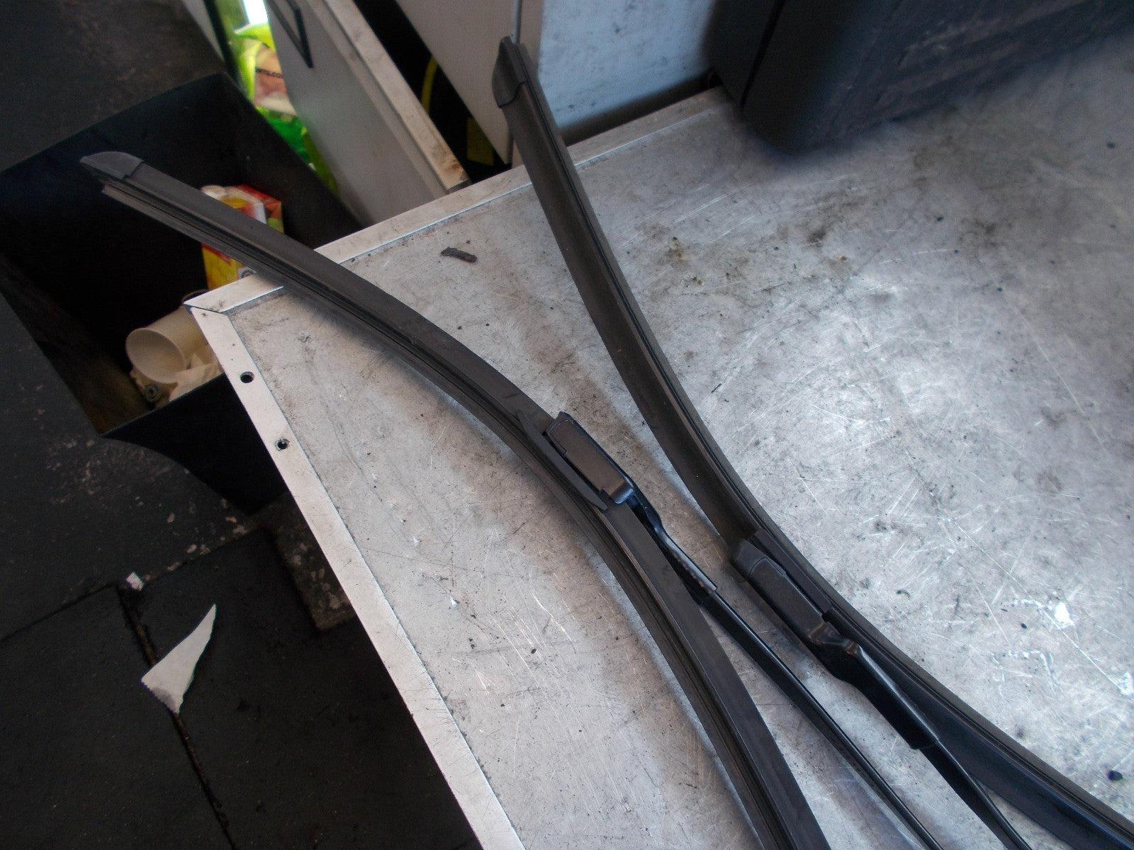 MERCEDES E CLASS W212 2015 WIPER ARMS & BLADE A2128201744 A2128201844