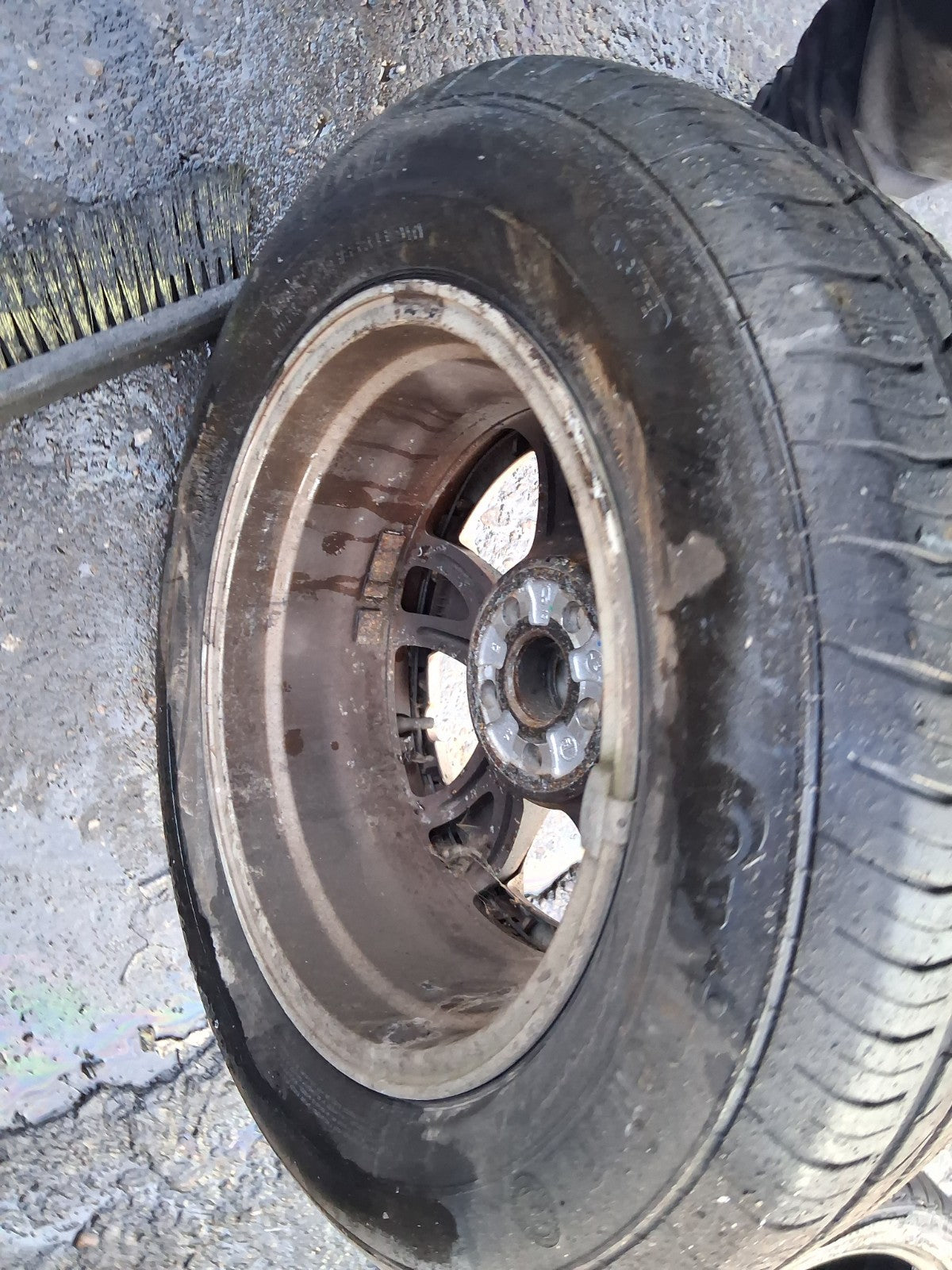 2014 TOYOTA PRIUS MK3 XW30 ALLOY WHEEL WITH TYRE 195/65R15 REF 1