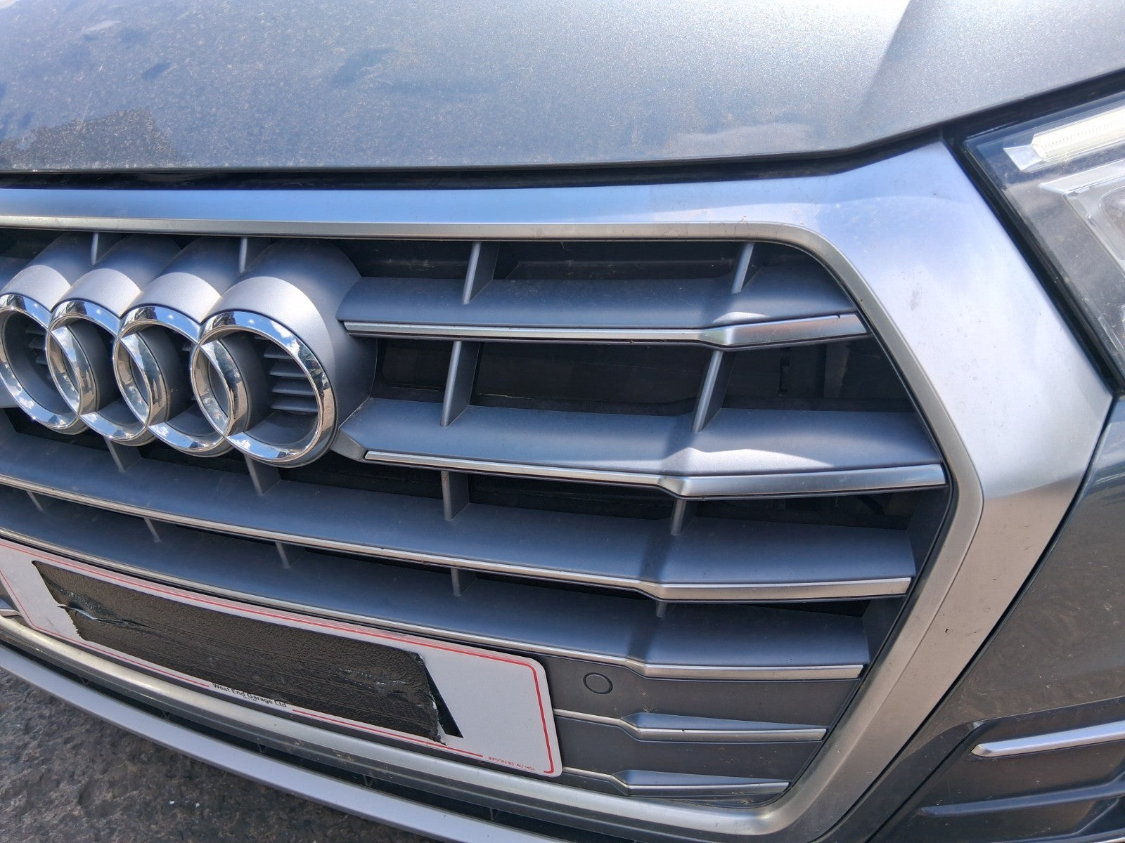 2019 AUDI Q5 FY FRONT BUMPER CENTER GRILL WITHOUT PDC SENSOR