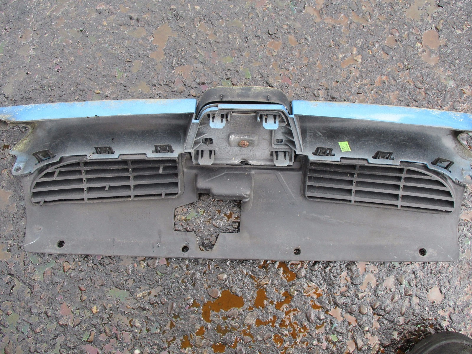 PEUGEOT 206 2004 FRONT UPPER BUMPER GRILL GRILLE IN LIGHT BLUE 96 286 912 77