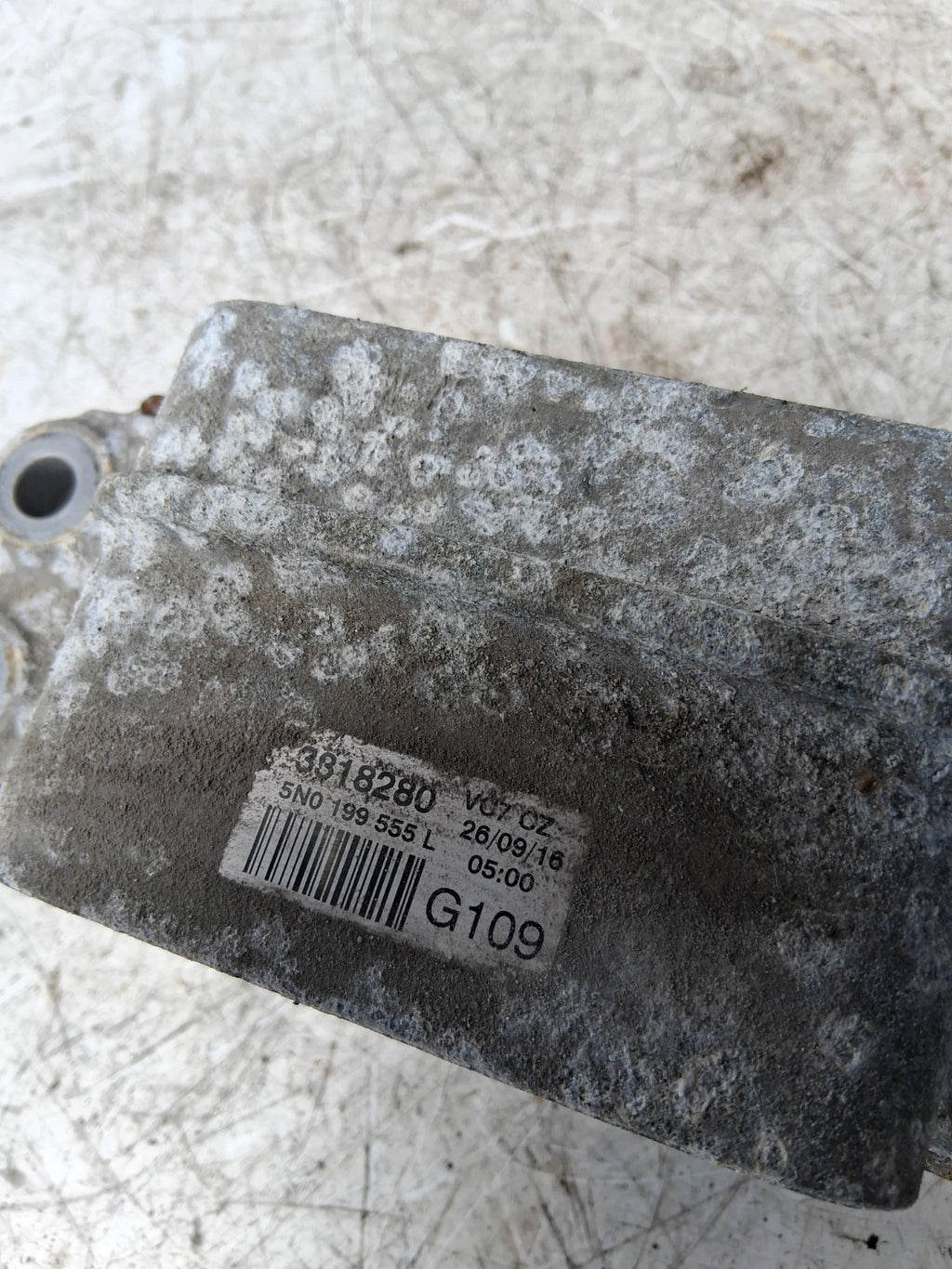 2016 AUDI Q3 NS PASSENGER SIDE GEARBOX MOUNTING BRACKET 5N0199555L
