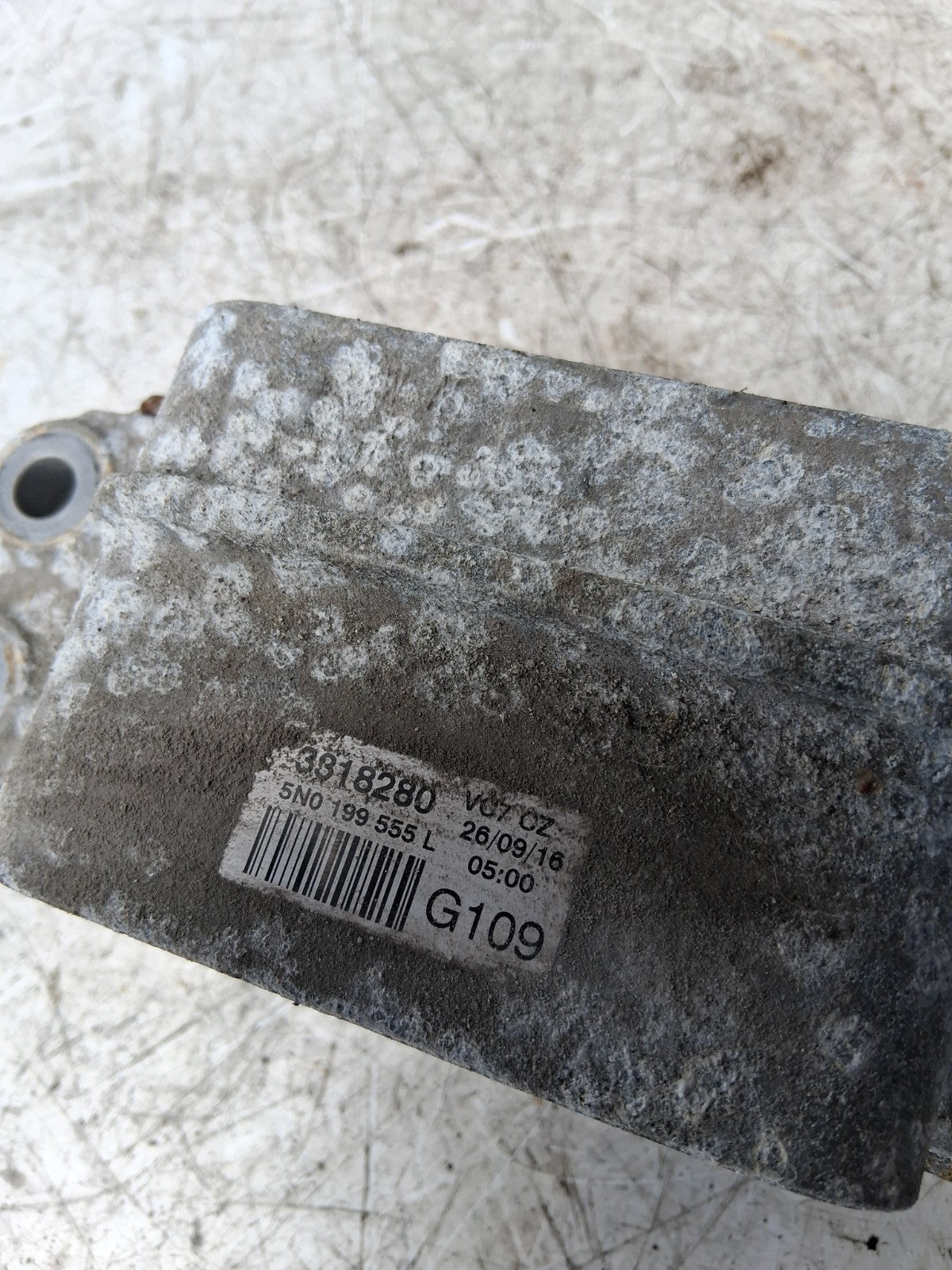 2016 AUDI Q3 NS PASSENGER SIDE GEARBOX MOUNTING BRACKET 5N0199555L