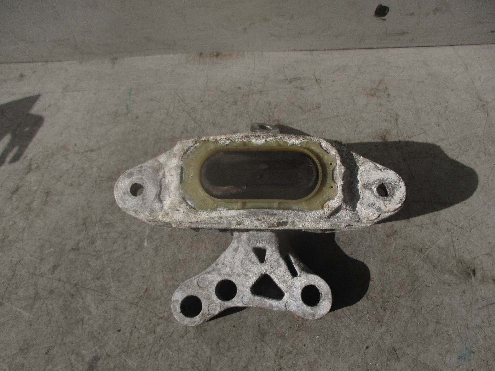 2014 VAUXHALL ZAFIRA C NSF PASSENGER SIDE LEFT FRONT ENGINE MOUNT 13248544