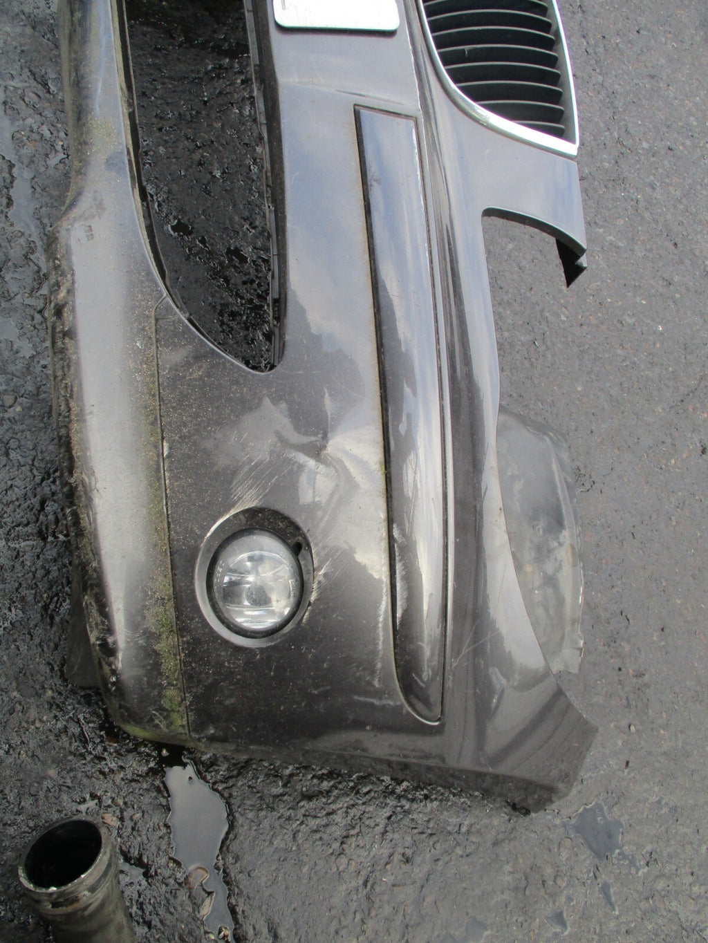 BMW 1 SERIES E87 2007 FRONT BUMPER & GRILLS GREY