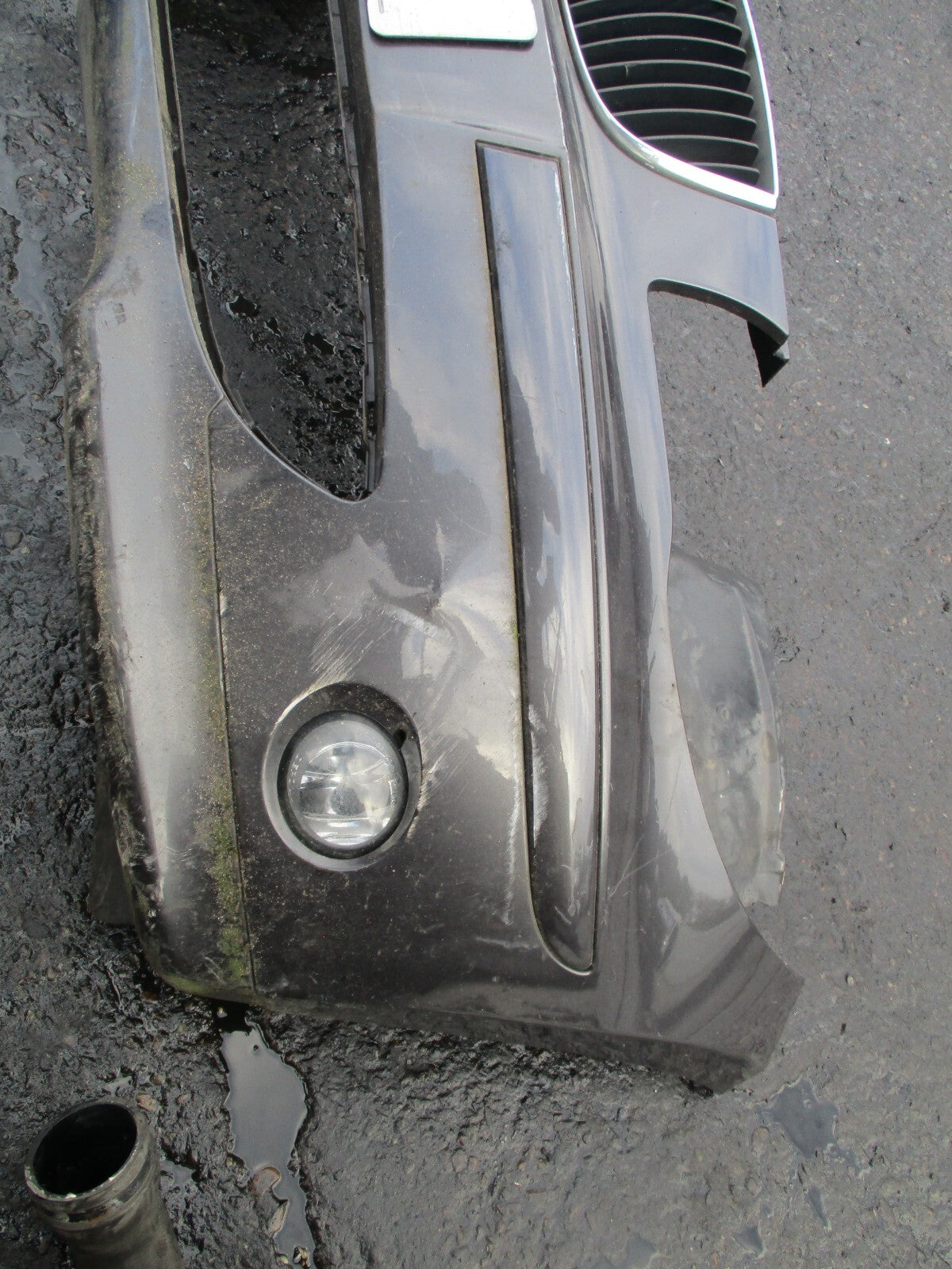BMW 1 SERIES E87 2007 FRONT BUMPER & GRILLS GREY