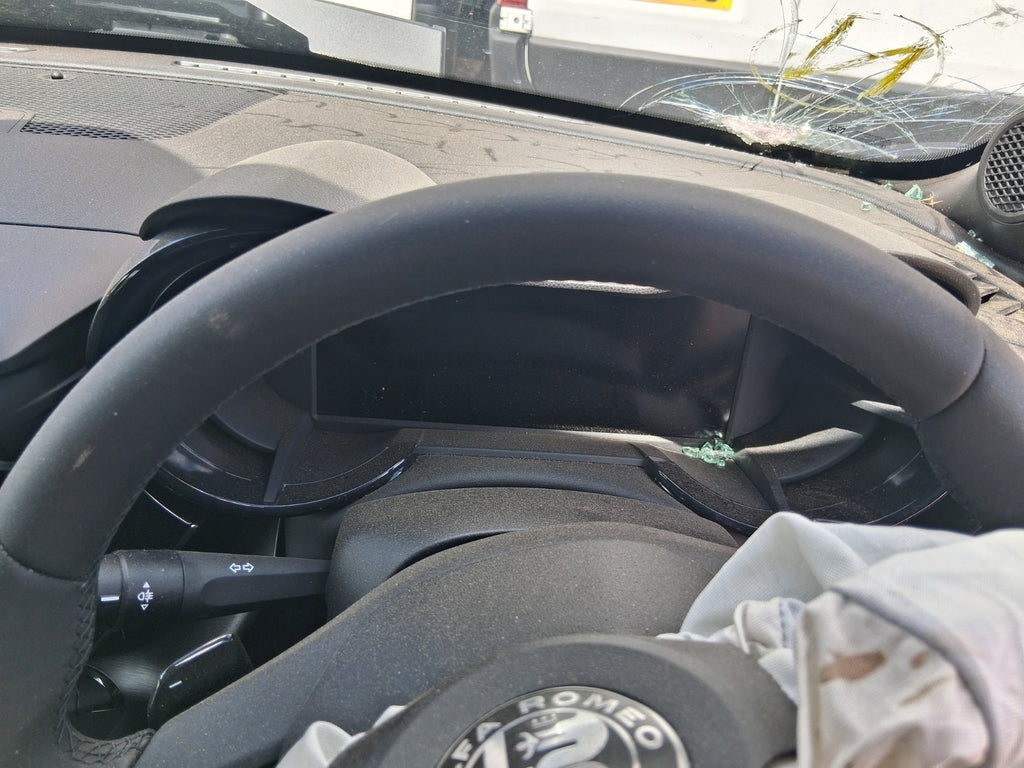 2025 ALFA ROMEO JUNIOR 3 SPOKE MULTIFUNCTION LEATHER STEERING WHEEL