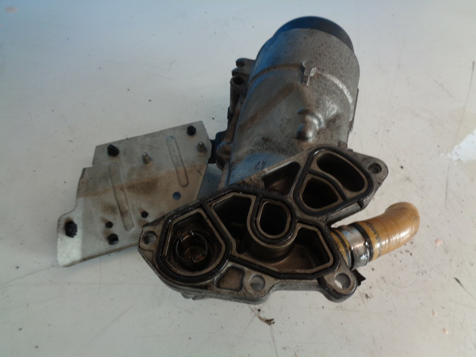 FORD FOCUS 2017 MK3 1.5 TDCI OIL FILTER COOLER HOUSING