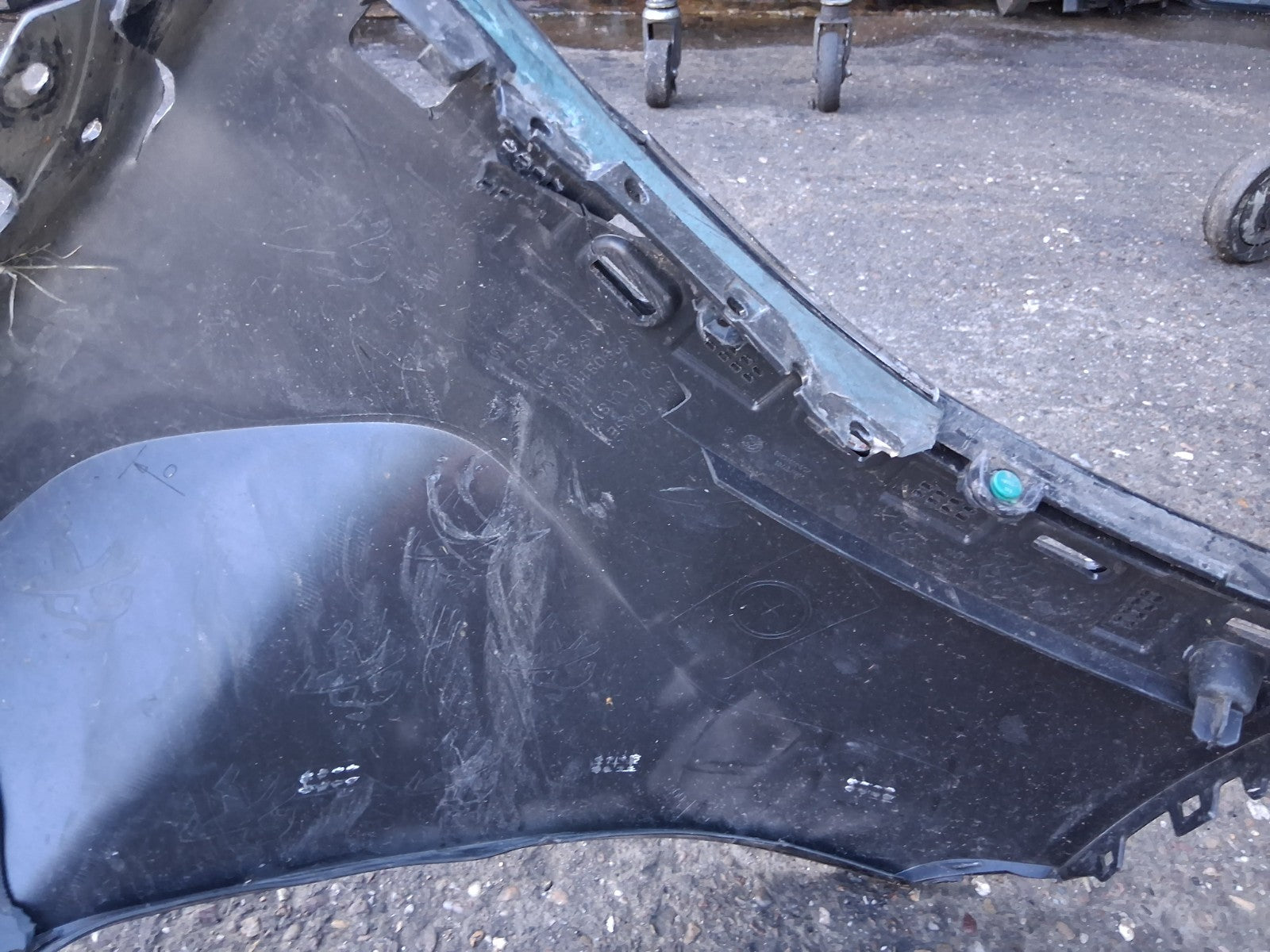 2023 PEUGEOT 208 FRONT BUMPER LOWER BUMPER DAMAGED 9828081180