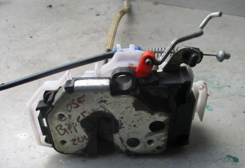 2011 PEUGEOT BIPPER OSF DRIVERS SIDE FRONT DOOR LOCK MECH