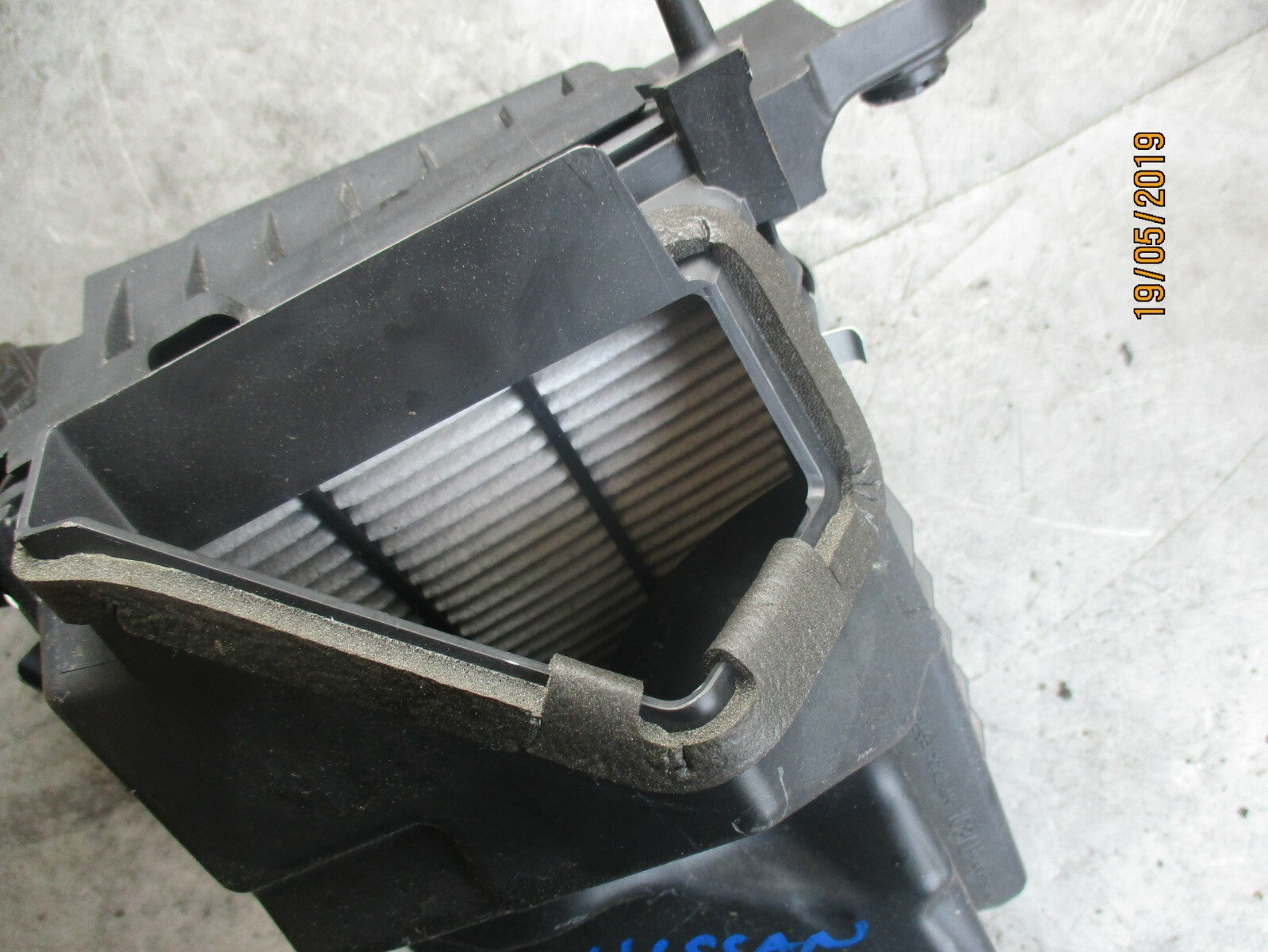 NISSAN QASHQAI J11 (MK2) 1.5 AIR FILTER BOX HOUSING & MASS MAF SENSOR