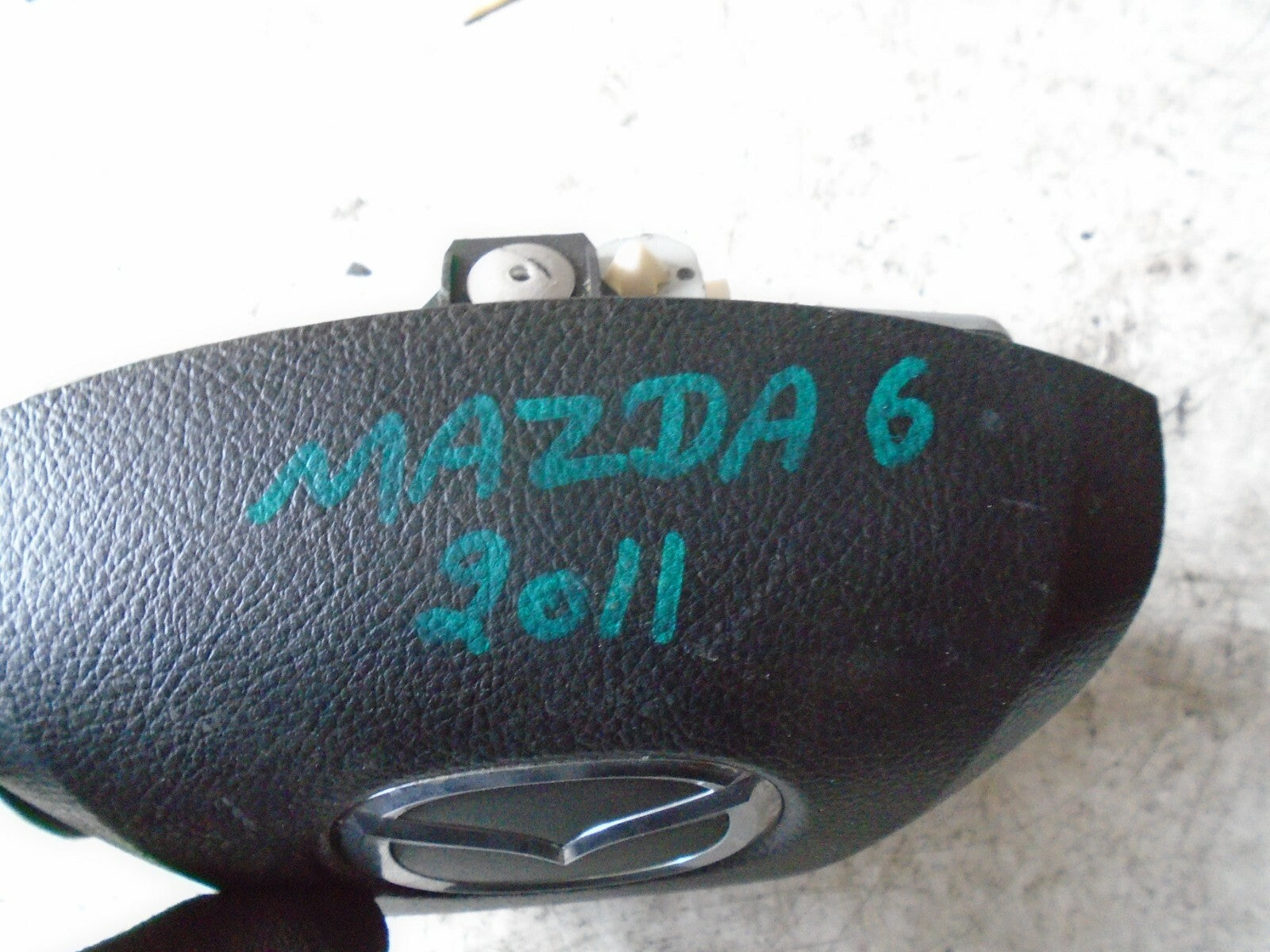 MAZDA 6 2011 MK2 ESTATE OSF FRONT DRIVER SIDE STEERING WHEEL HORN BUTTON