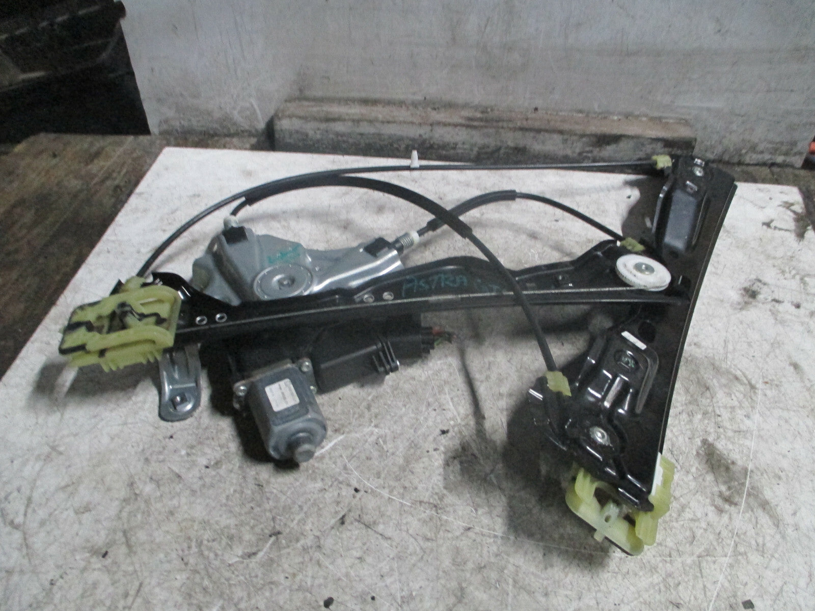 VAUXHALL ASTRA GTC 2016 3 DOOR NS PASSENGER SIDE WINDOW MOTOR REGULATOR