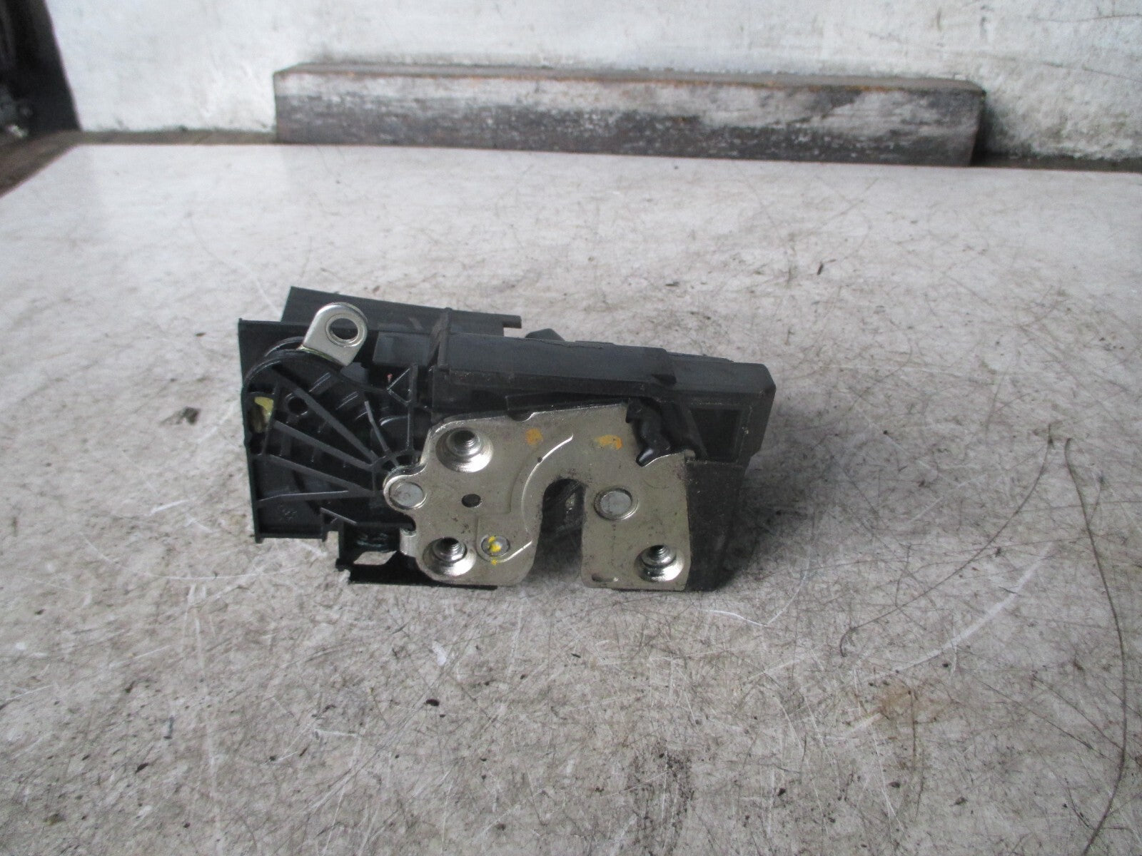 DACIA LOGAN 2016 MK2 PASSENGER SIDE DOOR LOCK MACHANISM